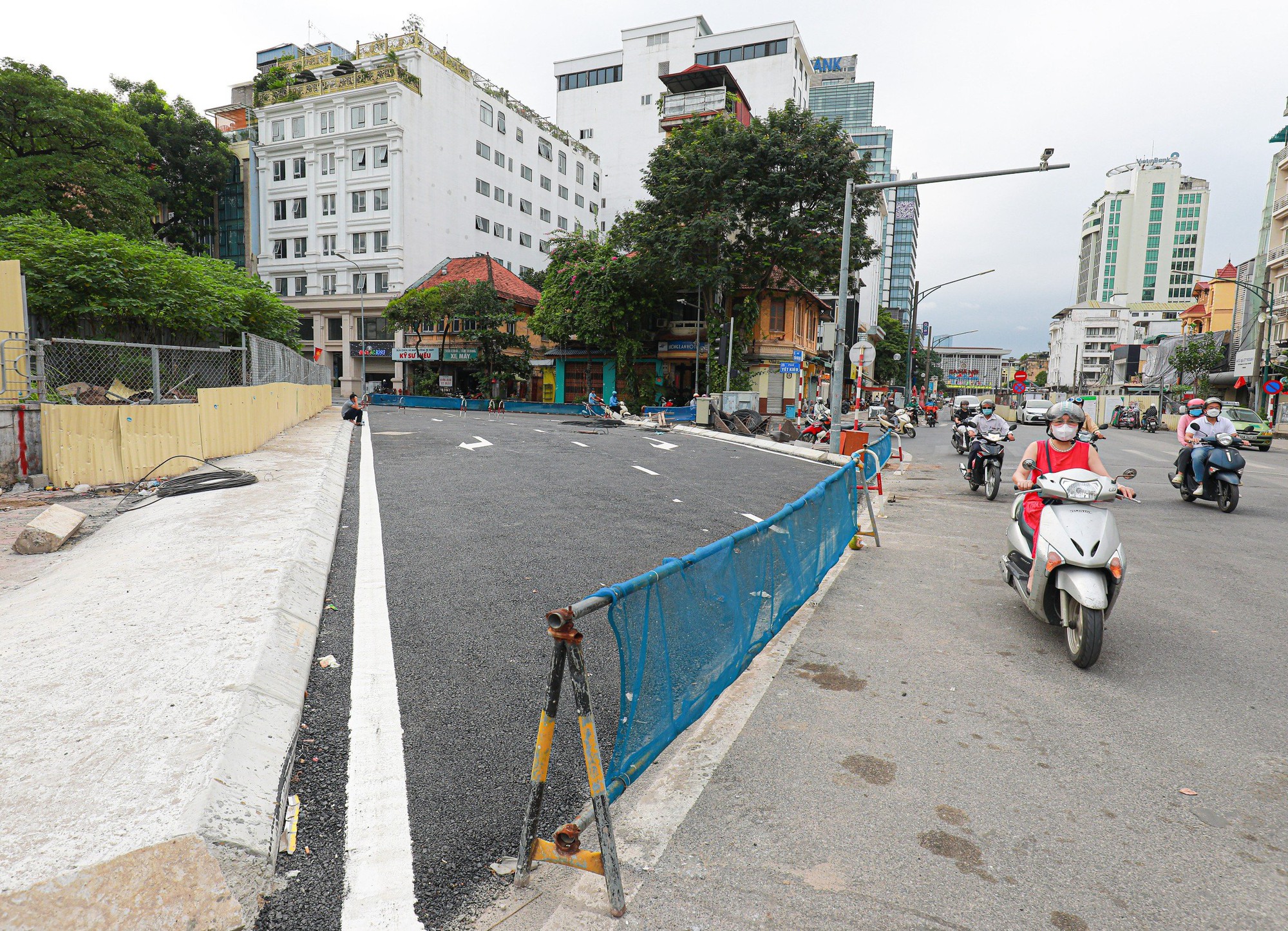 Nhà thầu tuyến Nhổn - ga Hà Nội sắp tháo rào chắn, hoàn trả nhiều vị trí mặt đường - Ảnh 5. Nhà thầu tuyến Nhổn - ga Hà Nội sắp tháo rào chắn, hoàn trả nhiều vị trí mặt đường - Ảnh 5.