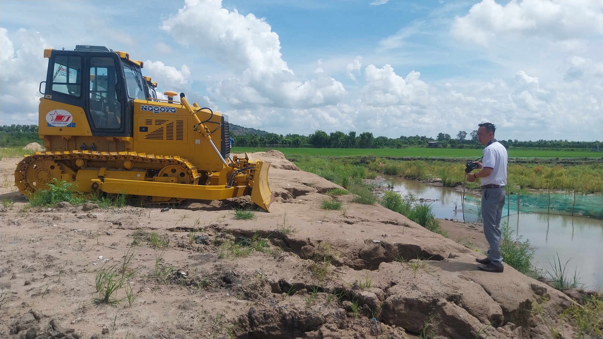 Cao tốc Ch&acirc;u Đốc - Cần Thơ - S&oacute;c Trăng đoạn qua An Giang nguy cơ chậm tiến độ do thiếu c&aacute;t - Ảnh 1.