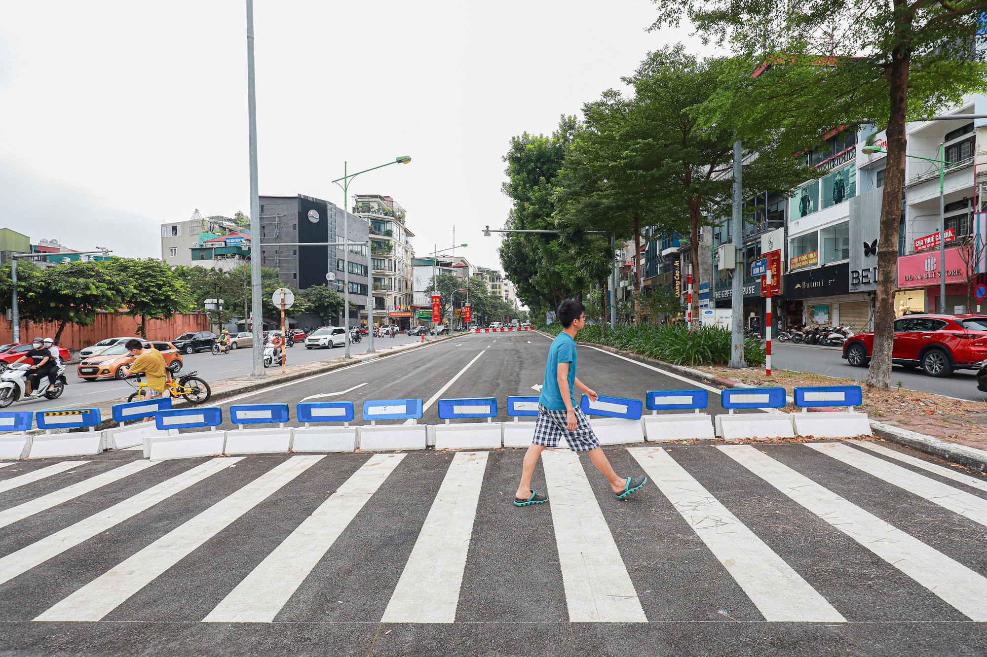 Nhà thầu tuyến Nhổn - ga Hà Nội sắp tháo rào chắn, hoàn trả nhiều vị trí mặt đường - Ảnh 10. Nhà thầu tuyến Nhổn - ga Hà Nội sắp tháo rào chắn, hoàn trả nhiều vị trí mặt đường - Ảnh 10.