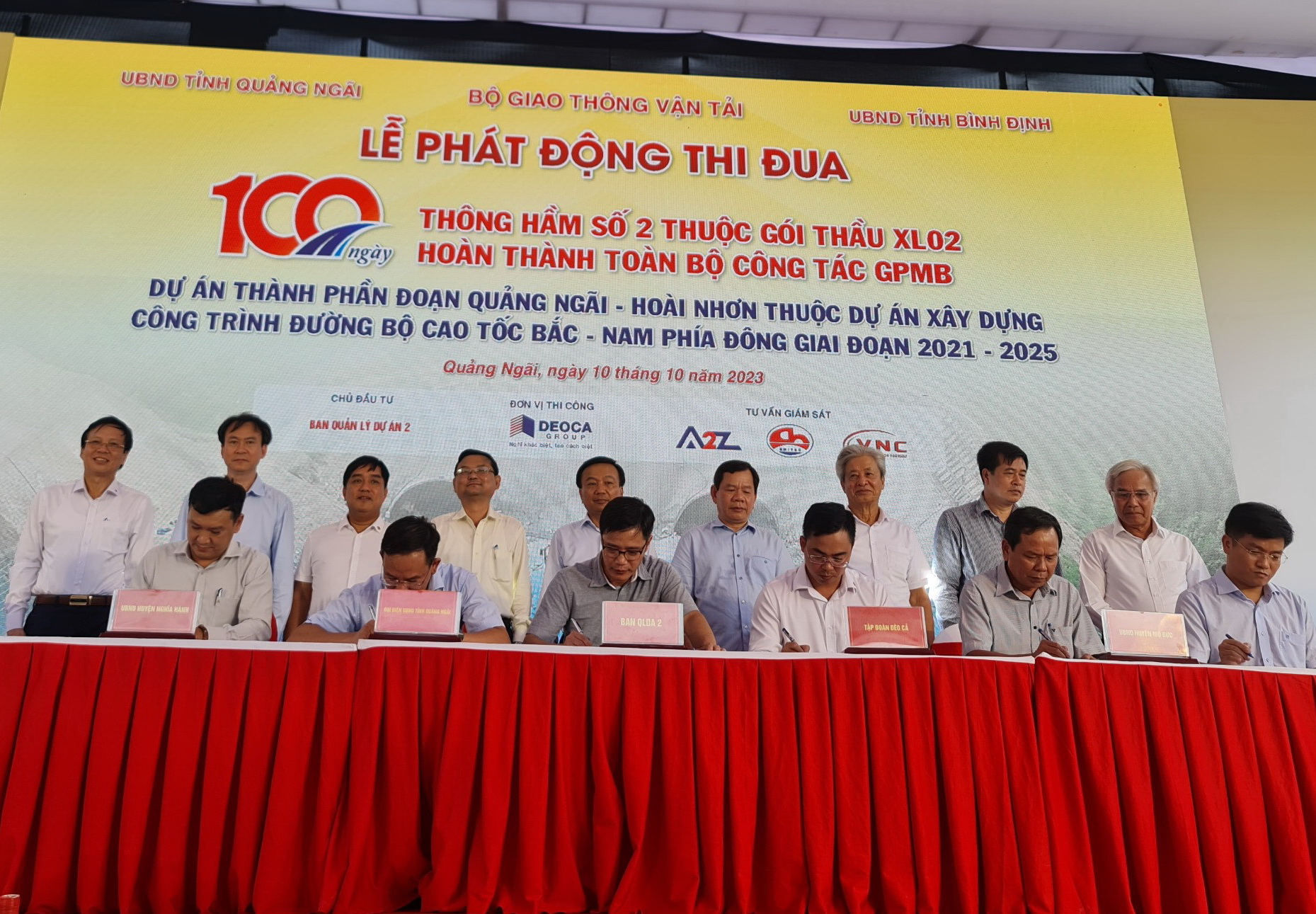 Thứ trưởng Nguyễn Danh Huy: 100 ngày đêm quyết định tiến độ cao tốc Quảng Ngãi-Hoài Nhơn - Ảnh 9. Thứ trưởng Nguyễn Danh Huy: 100 ngày đêm quyết định tiến độ cao tốc Quảng Ngãi-Hoài Nhơn - Ảnh 9.