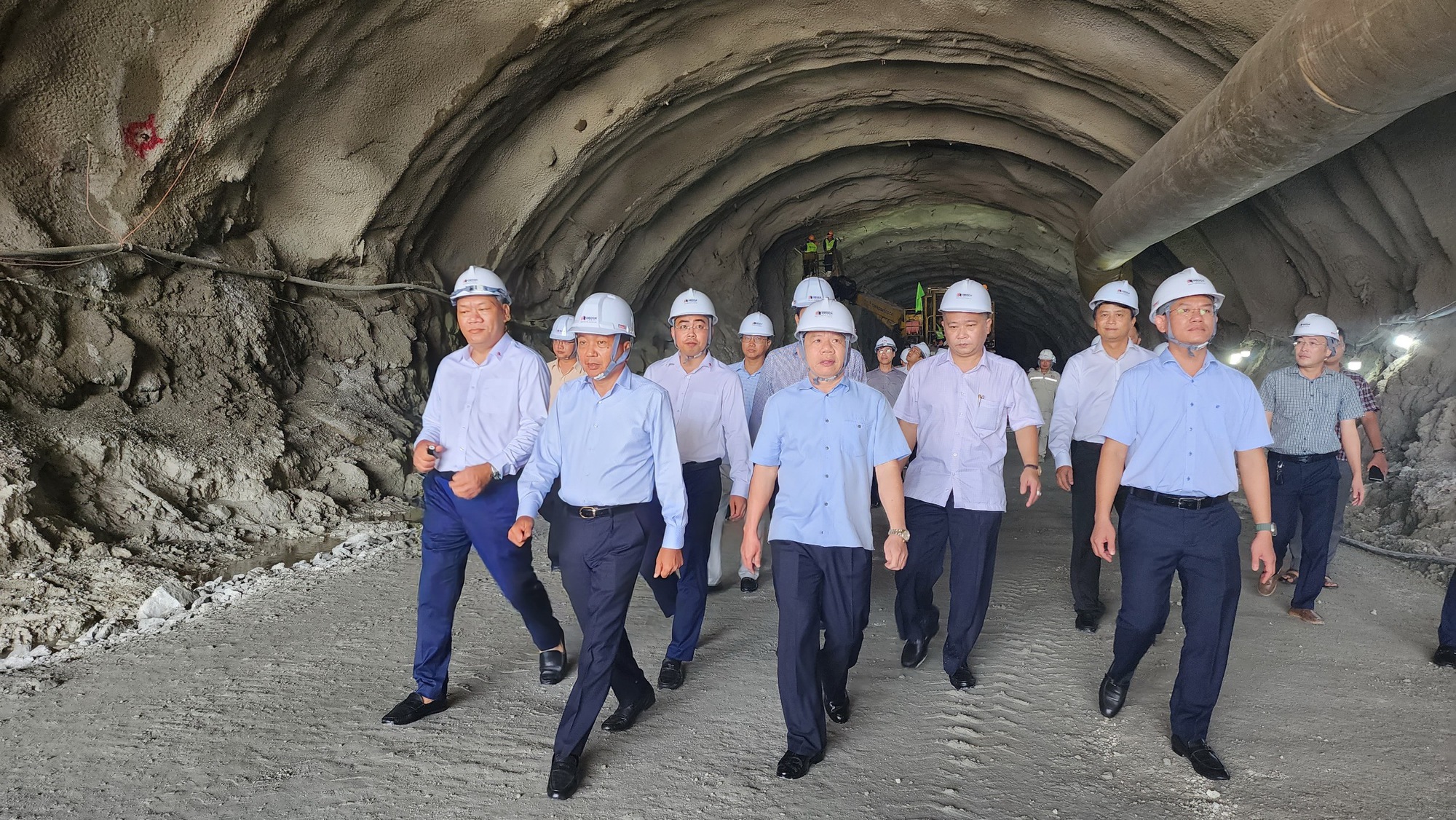 Thứ trưởng Nguyễn Danh Huy: 100 ngày đêm quyết định tiến độ cao tốc Quảng Ngãi-Hoài Nhơn - Ảnh 1. Thứ trưởng Nguyễn Danh Huy: 100 ngày đêm quyết định tiến độ cao tốc Quảng Ngãi-Hoài Nhơn - Ảnh 1.