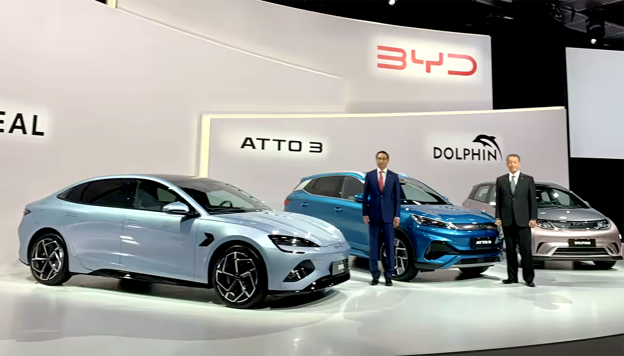 Hai bức tranh đối lập của xe điện Trung Quốc - Ảnh 1. Hai bức tranh đối lập của xe điện Trung Quốc - Ảnh 1.