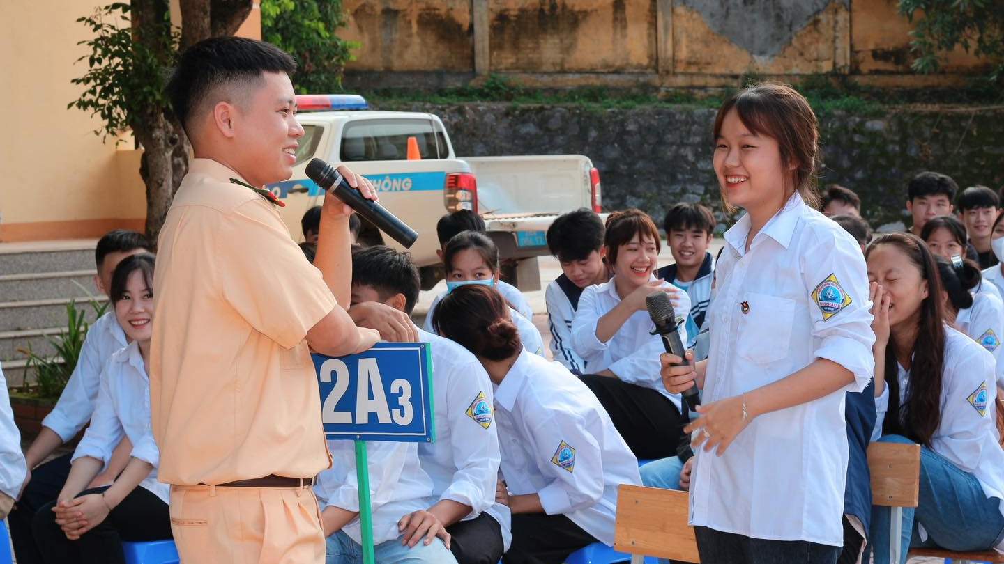 Ho&agrave; B&igrave;nh: X&aacute;c định nguy&ecirc;n nh&acirc;n để triển khai giải ph&aacute;p k&eacute;o giảm TNGT - Ảnh 6.