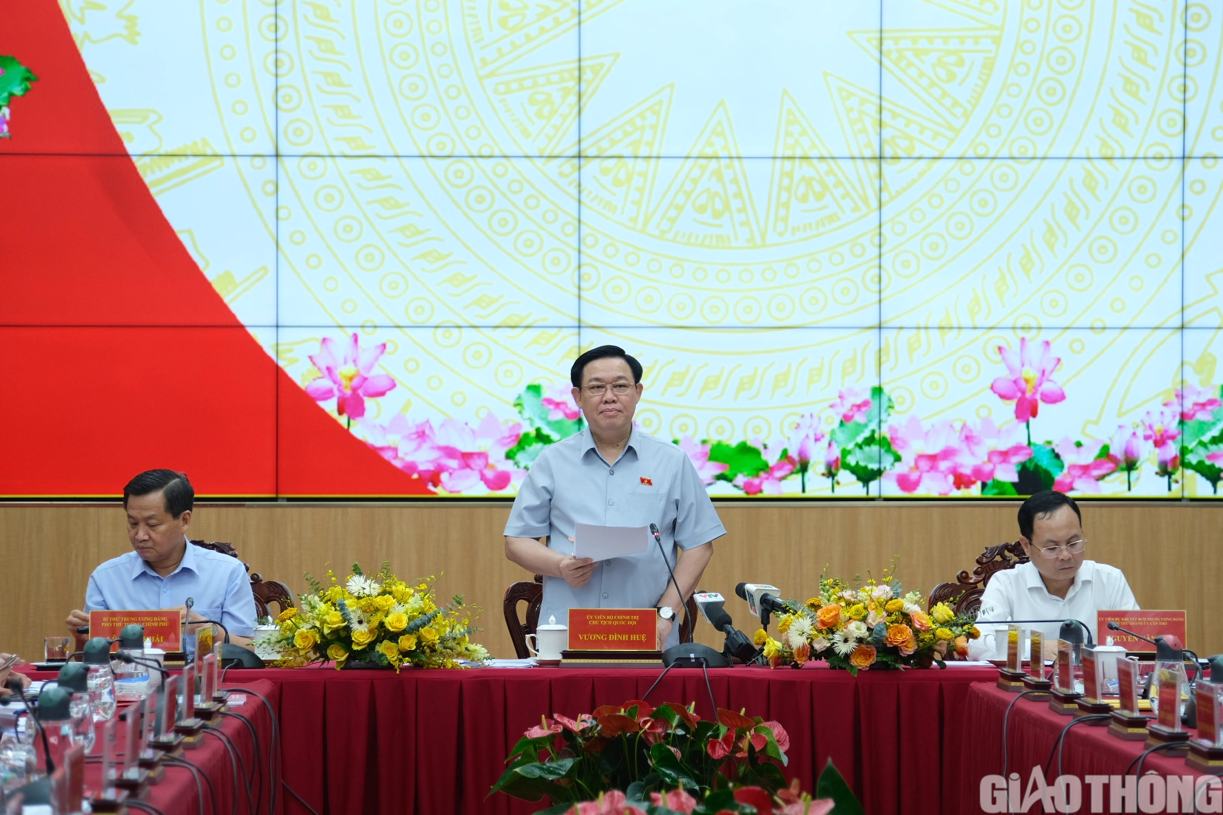 Chủ tịch Quốc hội chỉ đạo l&agrave;m nhanh dự &aacute;n nạo v&eacute;t luồng h&agrave;ng hải Định An - Ảnh 1.