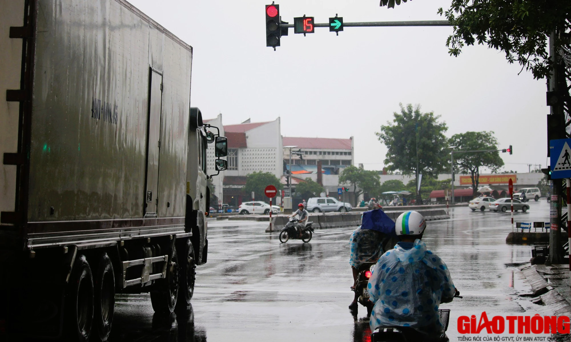 Xử lý bất cập tại 2 nút giao QL1 phía nam và bắc cầu Đông Hà - Ảnh 1. Xử lý bất cập tại 2 nút giao QL1 phía nam và bắc cầu Đông Hà - Ảnh 1.