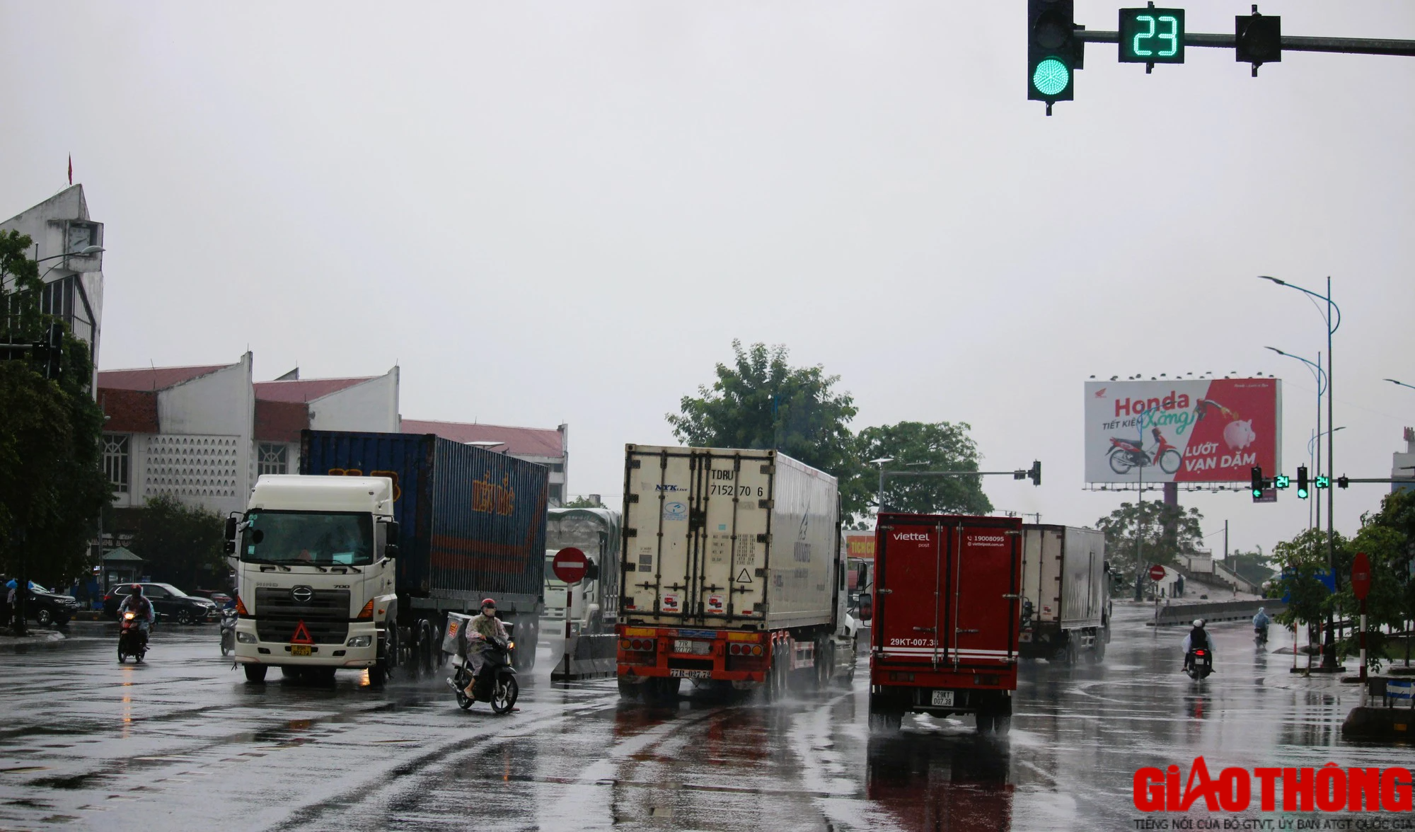 Xử lý bất cập tại 2 nút giao QL1 phía nam và bắc cầu Đông Hà - Ảnh 2. Xử lý bất cập tại 2 nút giao QL1 phía nam và bắc cầu Đông Hà - Ảnh 2.