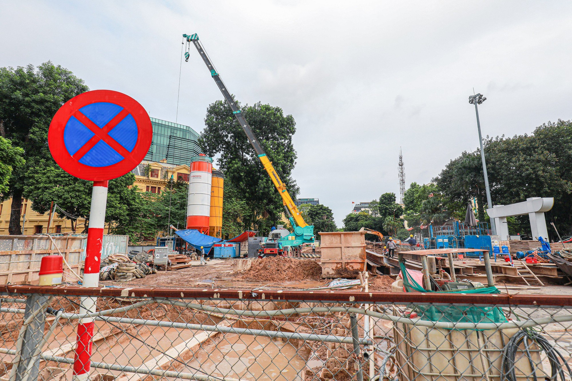 Nhà thầu tuyến Nhổn - ga Hà Nội sắp tháo rào chắn, hoàn trả nhiều vị trí mặt đường - Ảnh 7. Nhà thầu tuyến Nhổn - ga Hà Nội sắp tháo rào chắn, hoàn trả nhiều vị trí mặt đường - Ảnh 7.