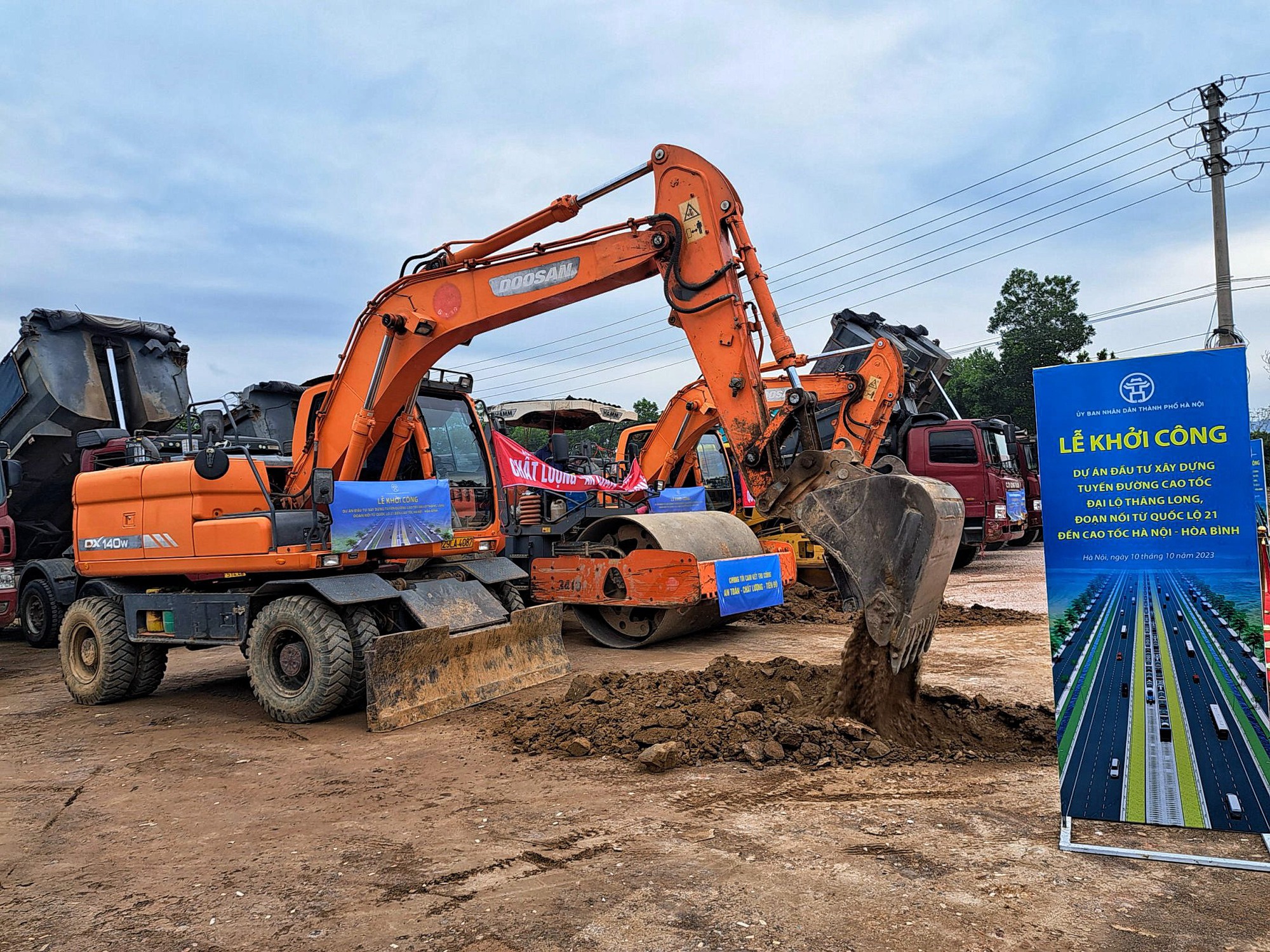 Khởi c&ocirc;ng dự &aacute;n giao th&ocirc;ng để từ H&agrave; Nội về Ho&agrave; B&igrave;nh chỉ c&ograve;n 30 ph&uacute;t - Ảnh 2.
