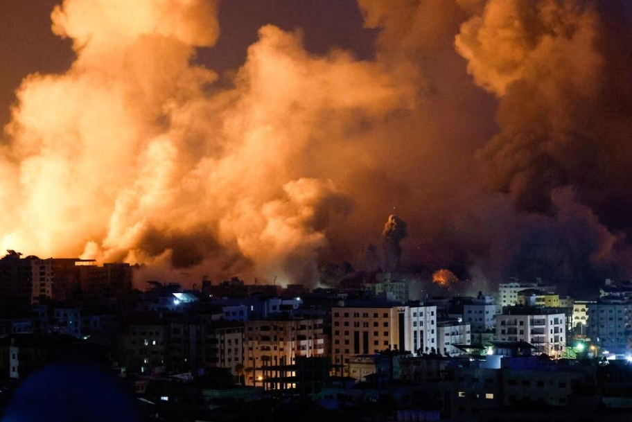 Hamas cảnh báo sát hại con tin nếu Israel tập kích dân thường không báo trước - Ảnh 1. Hamas cảnh báo sát hại con tin nếu Israel tập kích dân thường không báo trước - Ảnh 1.