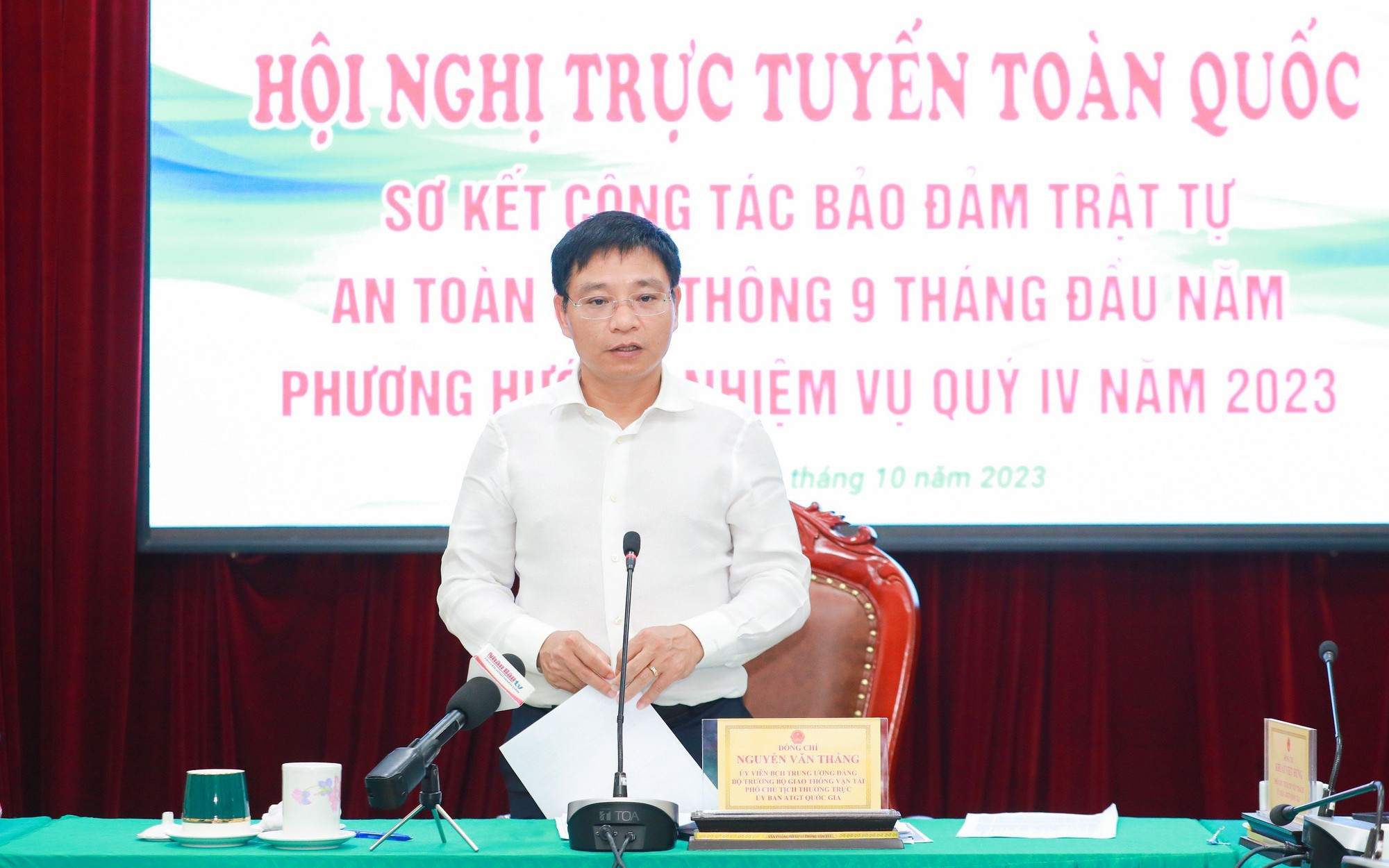 Bộ trưởng Nguyễn Văn Thắng: Tăng chế t&agrave;i, l&agrave;m r&otilde; tr&aacute;ch nhiệm doanh nghiệp vận tải vi phạm