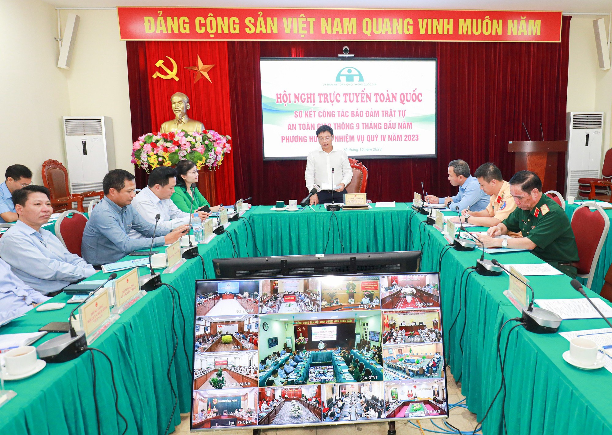 Bộ trưởng Nguyễn Văn Thắng: Tăng chế tài, làm rõ trách nhiệm doanh nghiệp vận tải vi phạm - Ảnh 2. Bộ trưởng Nguyễn Văn Thắng: Tăng chế tài, làm rõ trách nhiệm doanh nghiệp vận tải vi phạm - Ảnh 2.