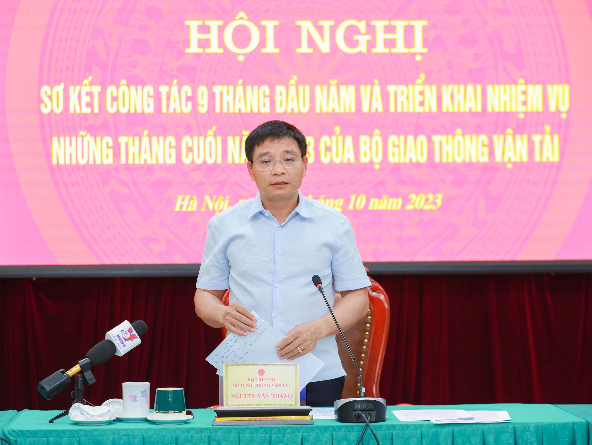 Bộ trưởng GTVT: Phải rà soát, bịt ngay kẽ hở trong quản lý hoạt động xe hợp đồng - Ảnh 1. Bộ trưởng GTVT: Phải rà soát, bịt ngay kẽ hở trong quản lý hoạt động xe hợp đồng - Ảnh 1.