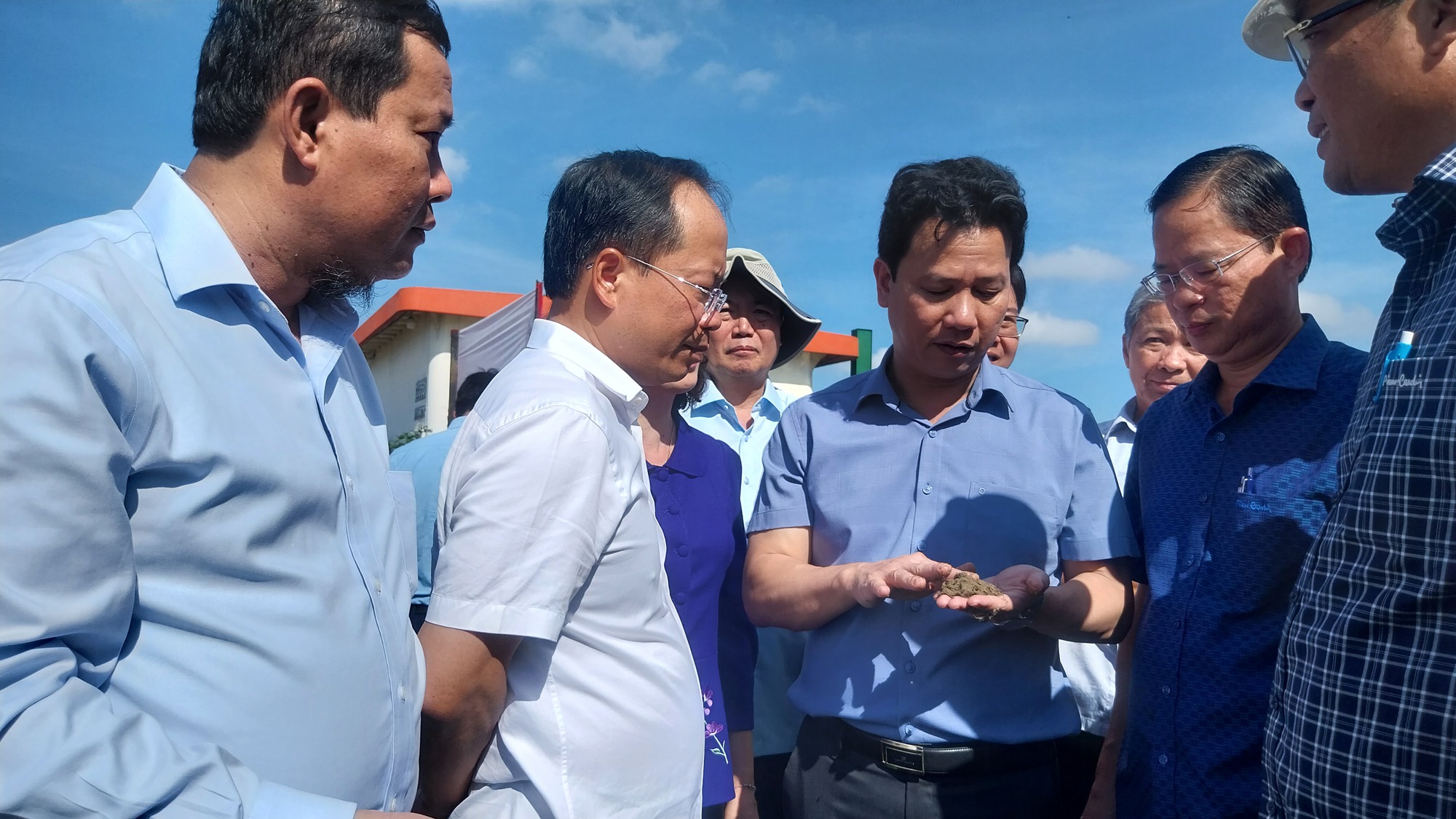 Gỡ kh&oacute; nguồn vật liệu c&aacute;t cho c&aacute;c c&ocirc;ng tr&igrave;nh trọng điểm Quốc gia - Ảnh 2.