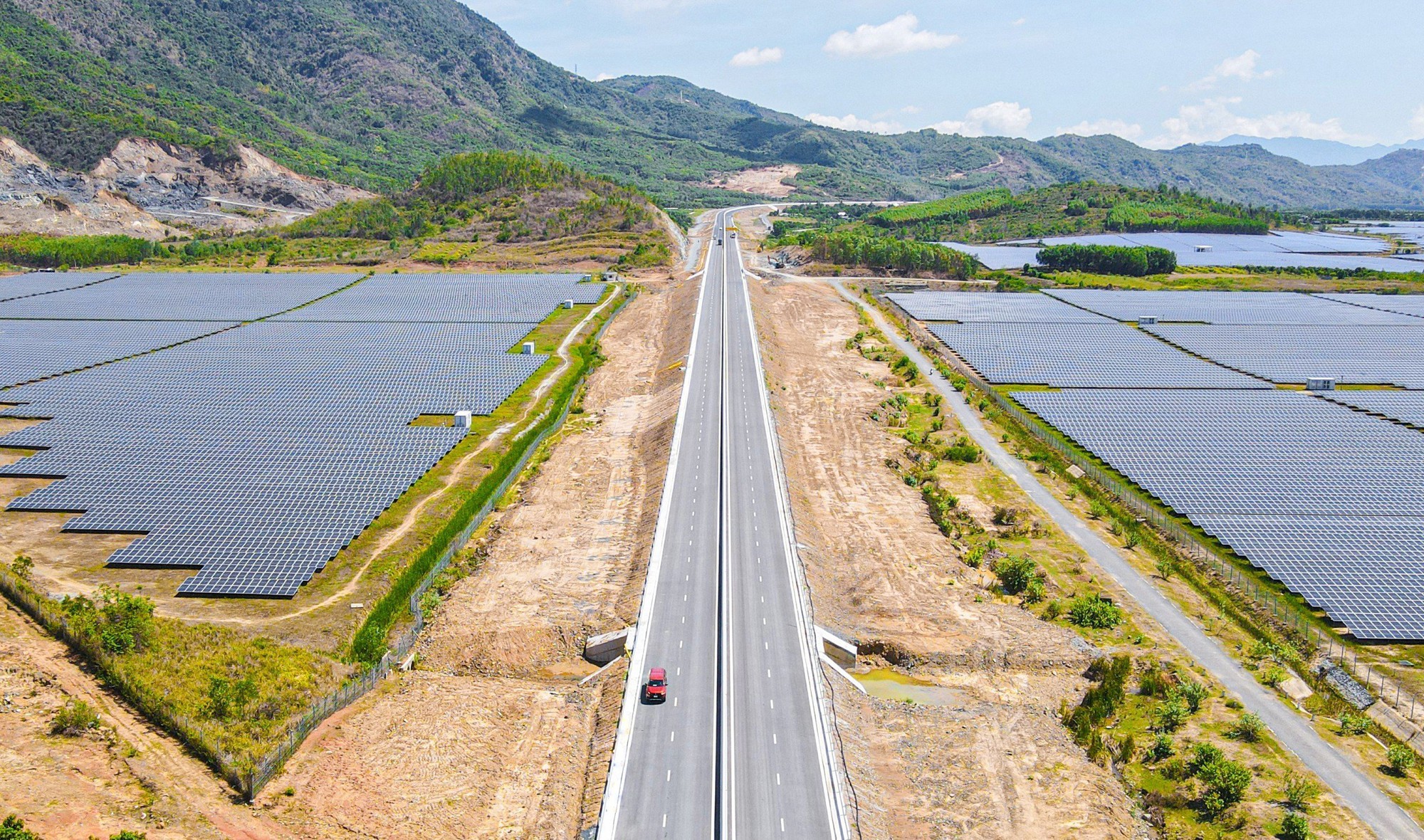 B&aacute;o Giao th&ocirc;ng tổ chức toạ đ&agrave;m doanh nghiệp GTVT với sự nghiệp ph&aacute;t triển kết cấu hạ tầng - Ảnh 1.