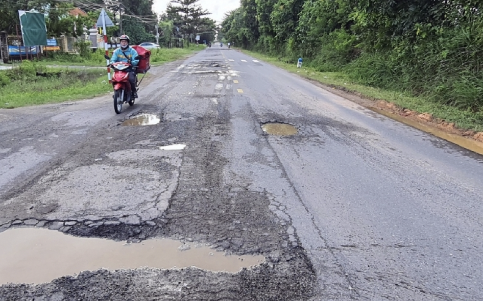 Bộ GTVT phản hồi kiến nghị sửa chữa, n&acirc;ng cấp quốc lộ 12A qua Quảng B&igrave;nh - Ảnh 2.