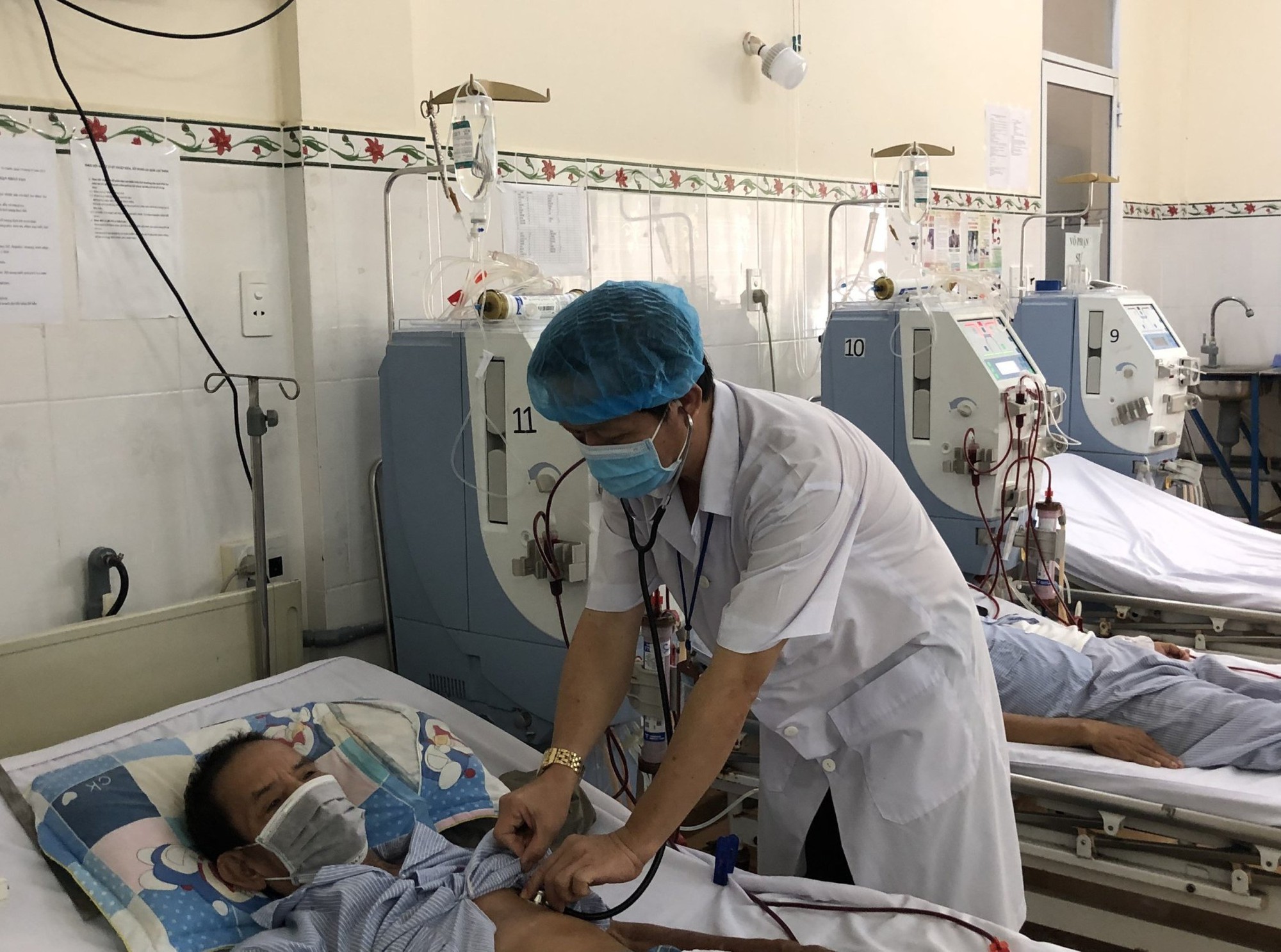 Quảng Ng&atilde;i: Sẽ ban h&agrave;nh nghị quyết đặc th&ugrave; giải quyết bi&ecirc;n chế d&ocirc;i dư sau s&aacute;p nhập - Ảnh 1.