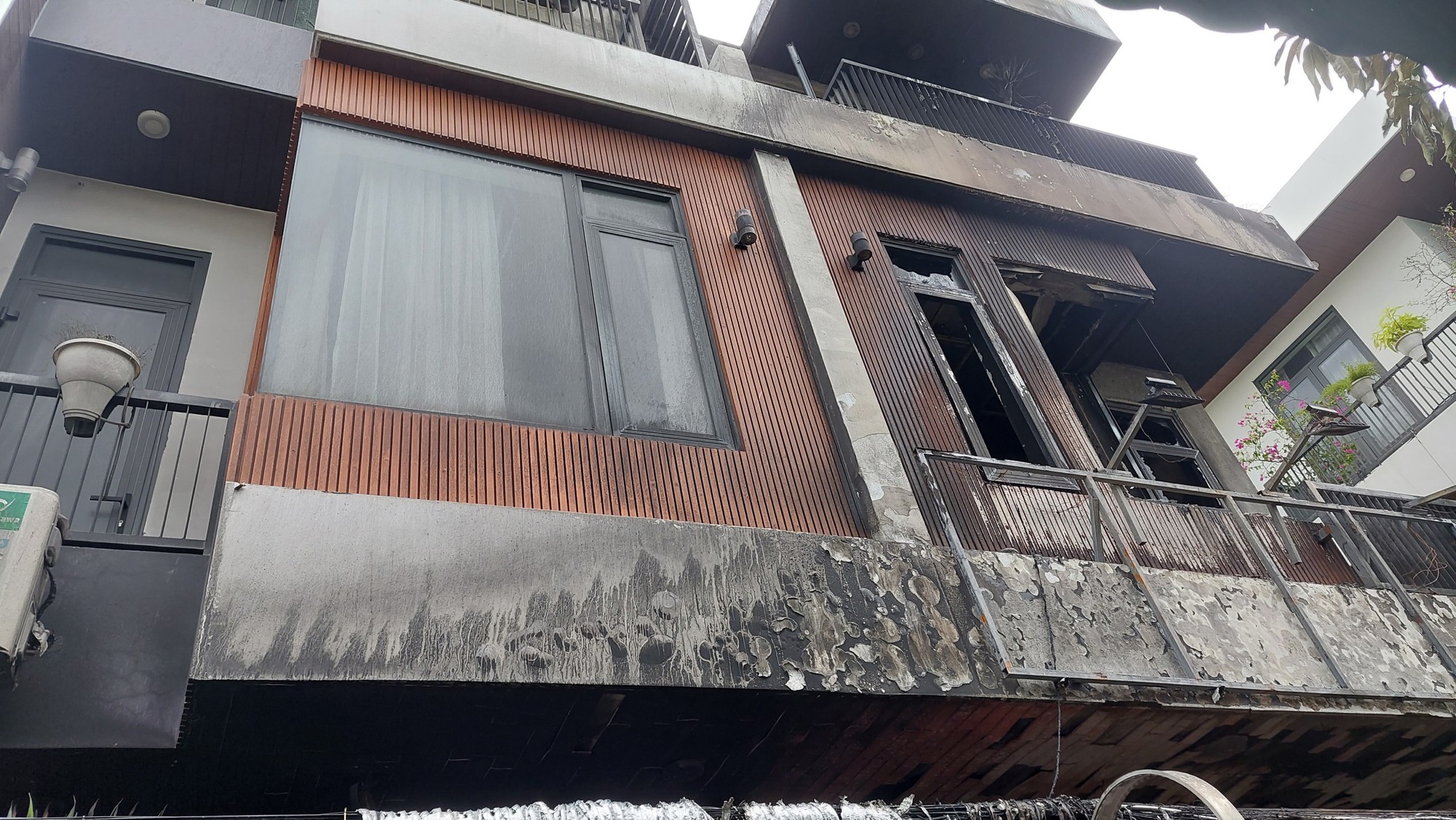 Ch&aacute;y nh&agrave; ở Đ&agrave; Nẵng l&uacute;c rạng s&aacute;ng l&agrave;m 2 người tử vong - Ảnh 1.
