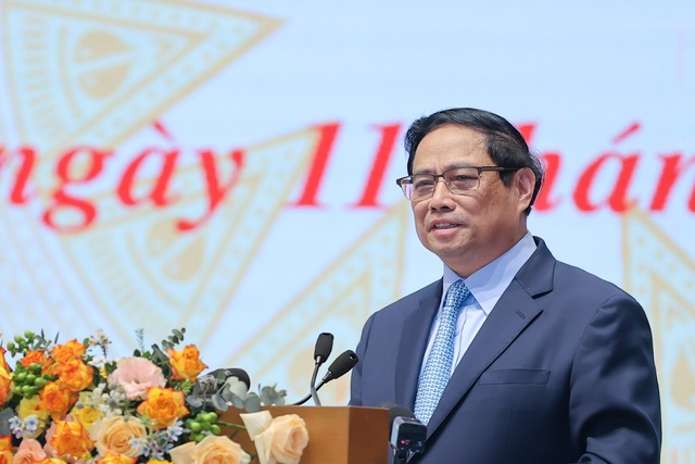 Thủ tướng: B&atilde;i bỏ c&aacute;c r&agrave;o cản, mở đường ph&aacute;t triển th&ocirc;ng tho&aacute;ng cho doanh nghiệp - Ảnh 1.
