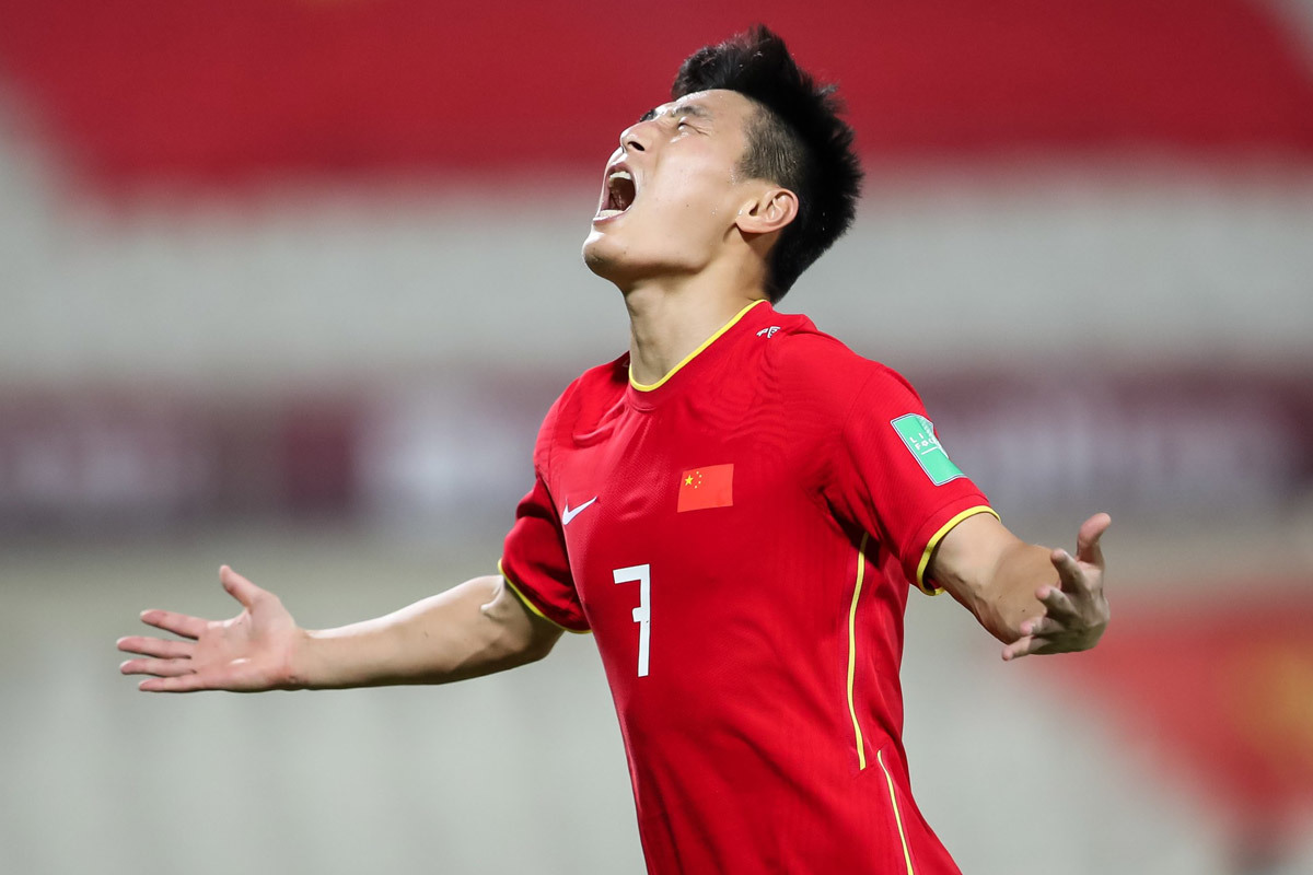 Chọc thủng lưới tuyển Việt Nam, cựu sao La Liga đi v&agrave;o lịch sử b&oacute;ng đ&aacute; Trung Quốc  - Ảnh 1.
