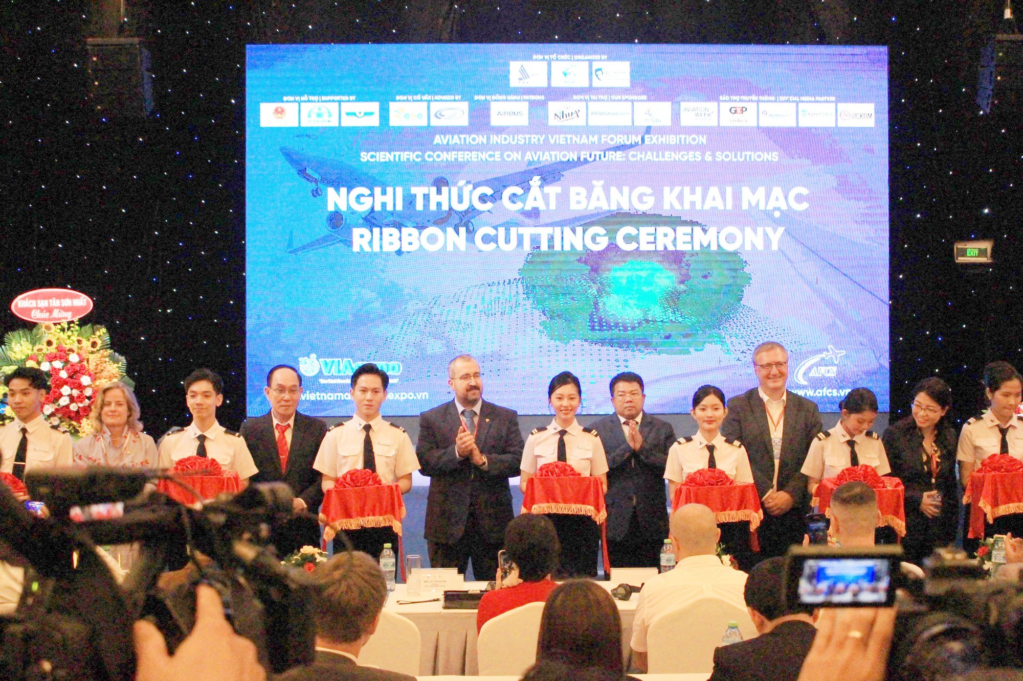 Triển l&atilde;m quốc tế H&agrave;ng kh&ocirc;ng Việt Nam - VIAE 2023 tương lai th&aacute;ch thức, giải ph&aacute;p - Ảnh 2.