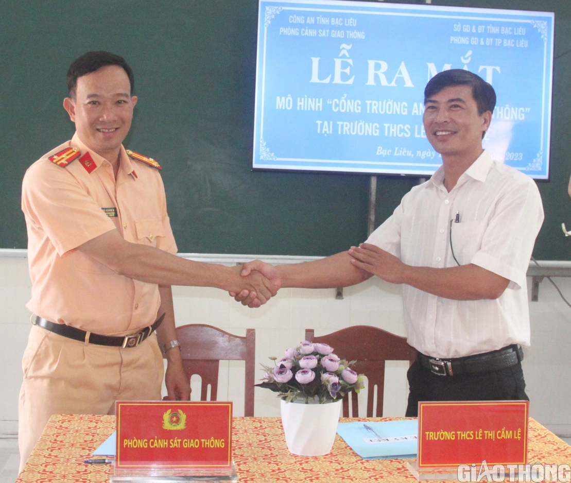 Bạc Li&ecirc;u: Ra mắt m&ocirc; h&igrave;nh cổng trường an to&agrave;n giao th&ocirc;ng - Ảnh 2.