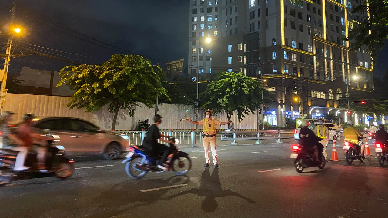 Ma men khai kh&ocirc;ng biết chữ qu&aacute;t nạt CSGT, "h&agrave;nh" c&ocirc;ng an phường phải về lấy mực điểm chỉ  - Ảnh 9.