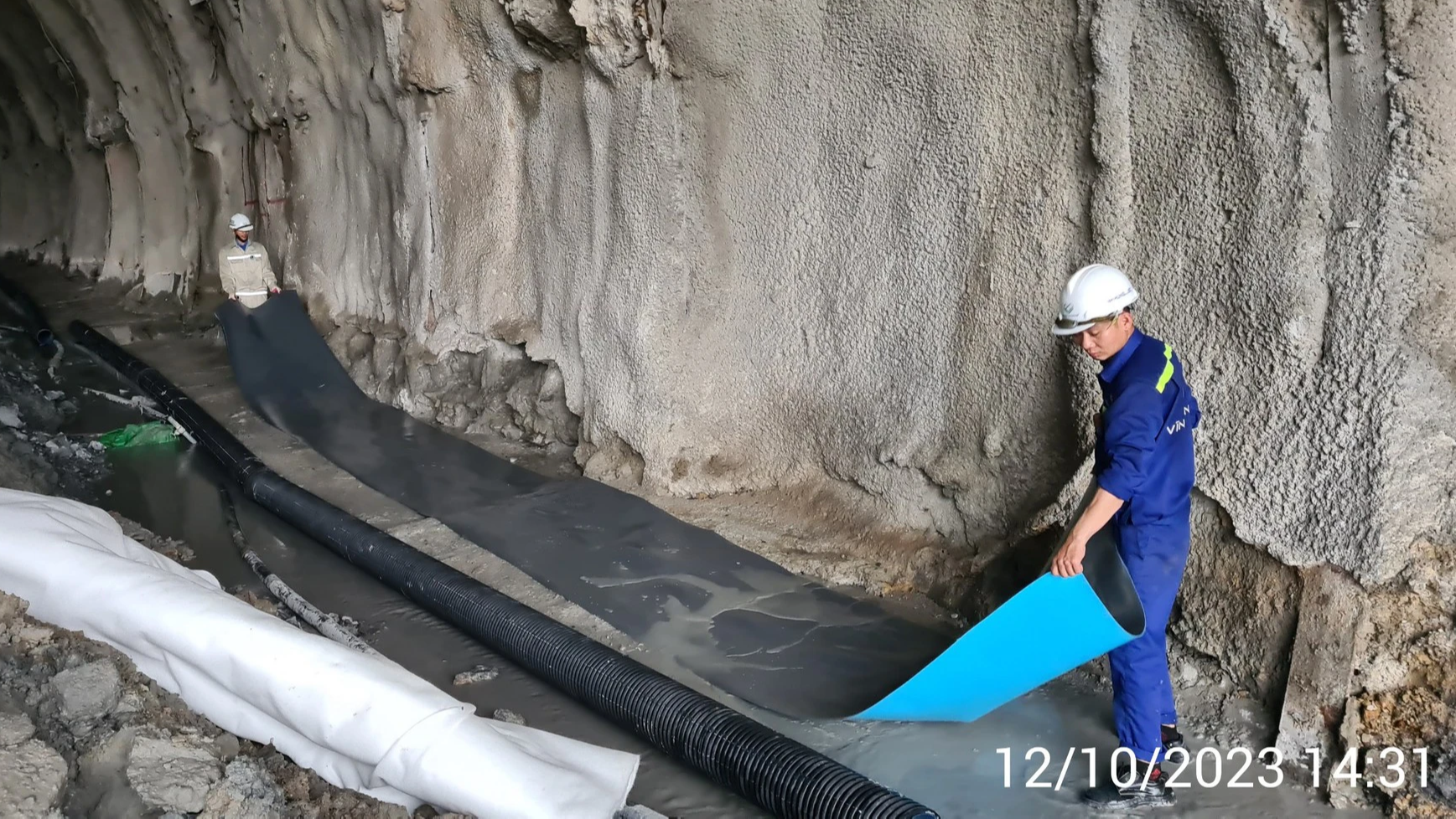 Th&ocirc;ng hầm Thần Vũ tr&ecirc;n tuyến cao tốc Diễn Ch&acirc;u &ndash; B&atilde;i Vọt - Ảnh 2.