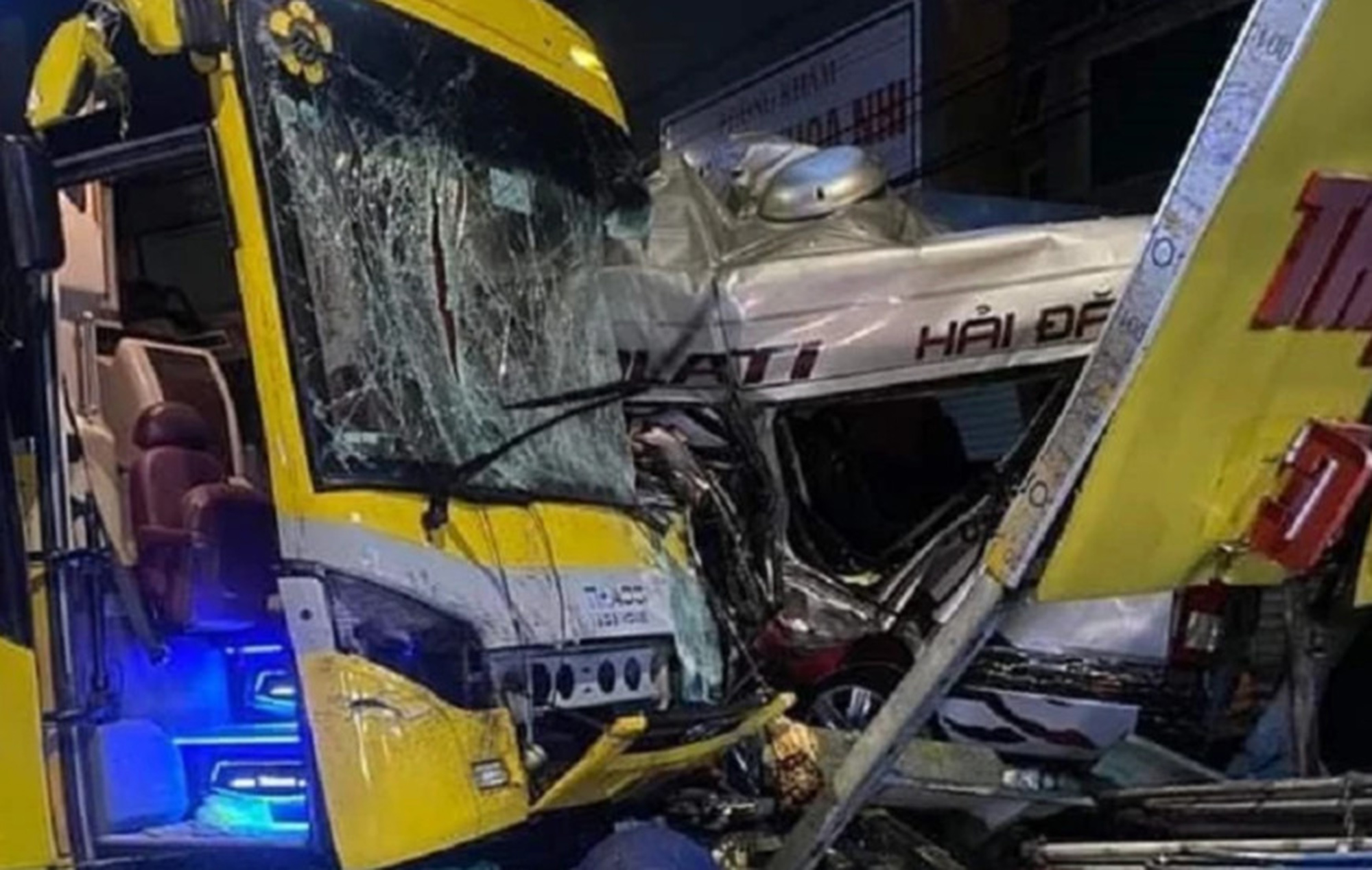 Đủ cơ sở r&uacute;t giấy ph&eacute;p kinh doanh xe Th&agrave;nh Bưởi - Ảnh 3.