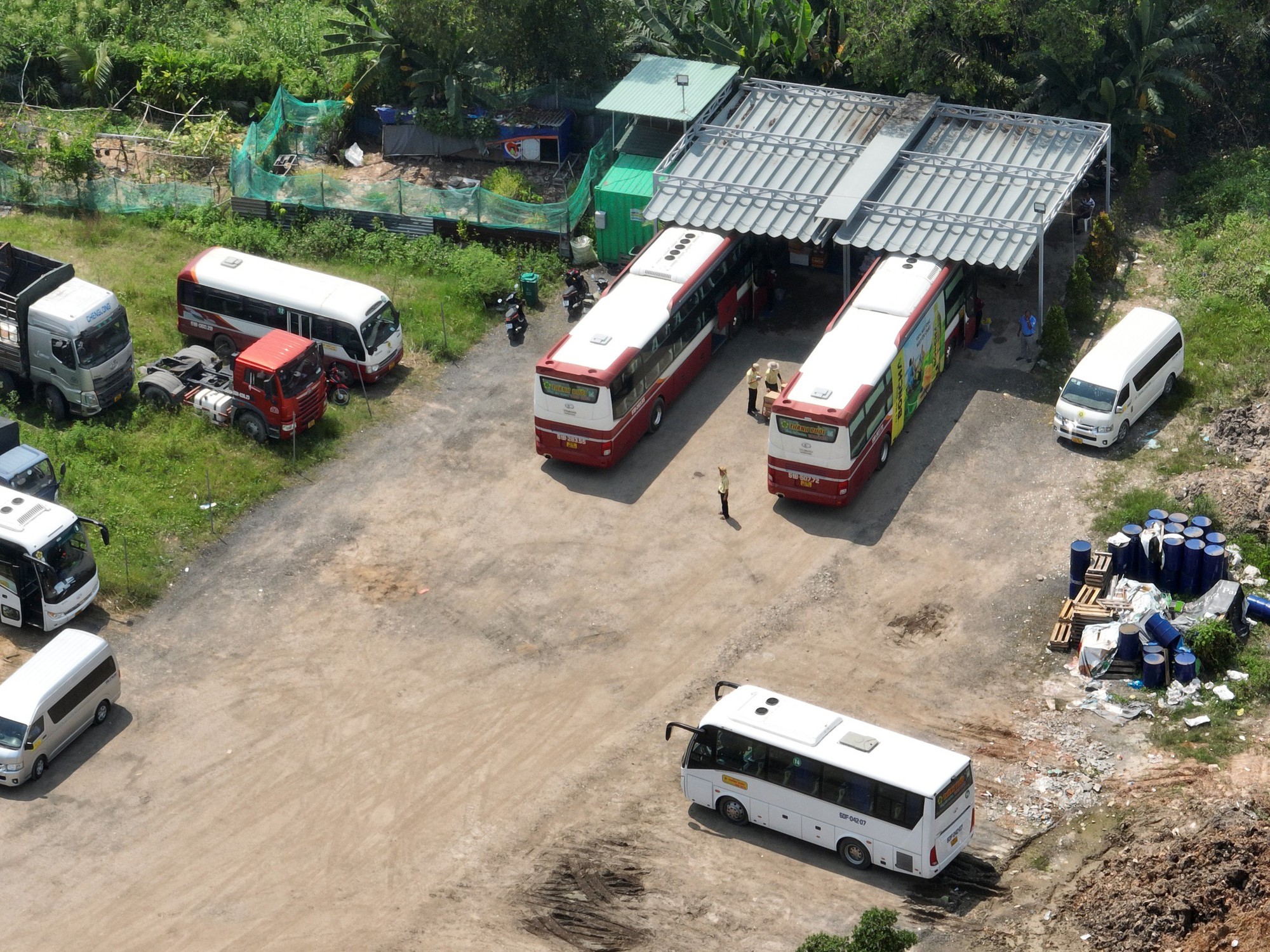 Dẹp b&atilde;i xe n&agrave;y, Th&agrave;nh Bưởi chạy sang b&atilde;i kh&aacute;c đ&oacute;n kh&aacute;ch - Ảnh 5.