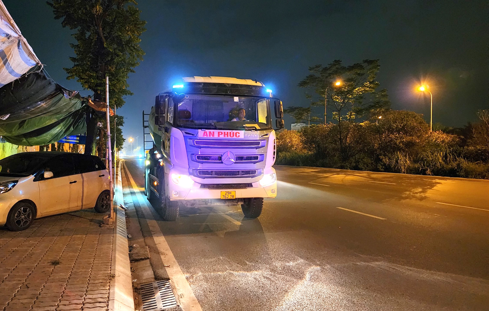 Quên cân trước khi ra khỏi công ty, tài xế tiếc nuối vì bị phạt chở quá tải - Ảnh 3. Quên cân trước khi ra khỏi công ty, tài xế tiếc nuối vì bị phạt chở quá tải - Ảnh 3.