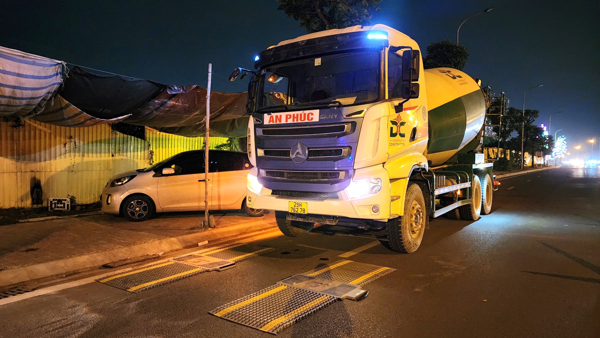 Quên cân trước khi ra khỏi công ty, tài xế tiếc nuối vì bị phạt chở quá tải - Ảnh 6. Quên cân trước khi ra khỏi công ty, tài xế tiếc nuối vì bị phạt chở quá tải - Ảnh 6.