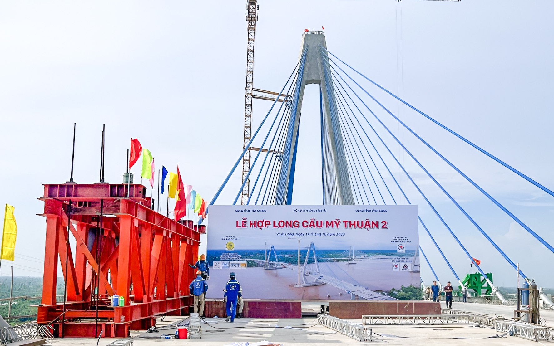 Hợp long cầu Mỹ Thuận 2 ng&agrave;y 14/10, sớm 1 th&aacute;ng so với kế hoạch