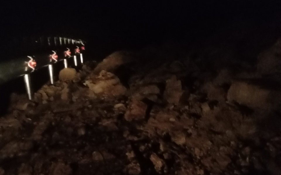 Quảng Nam: Đ&egrave;o Le sạt lở, tỉnh lộ 611 tắc đường