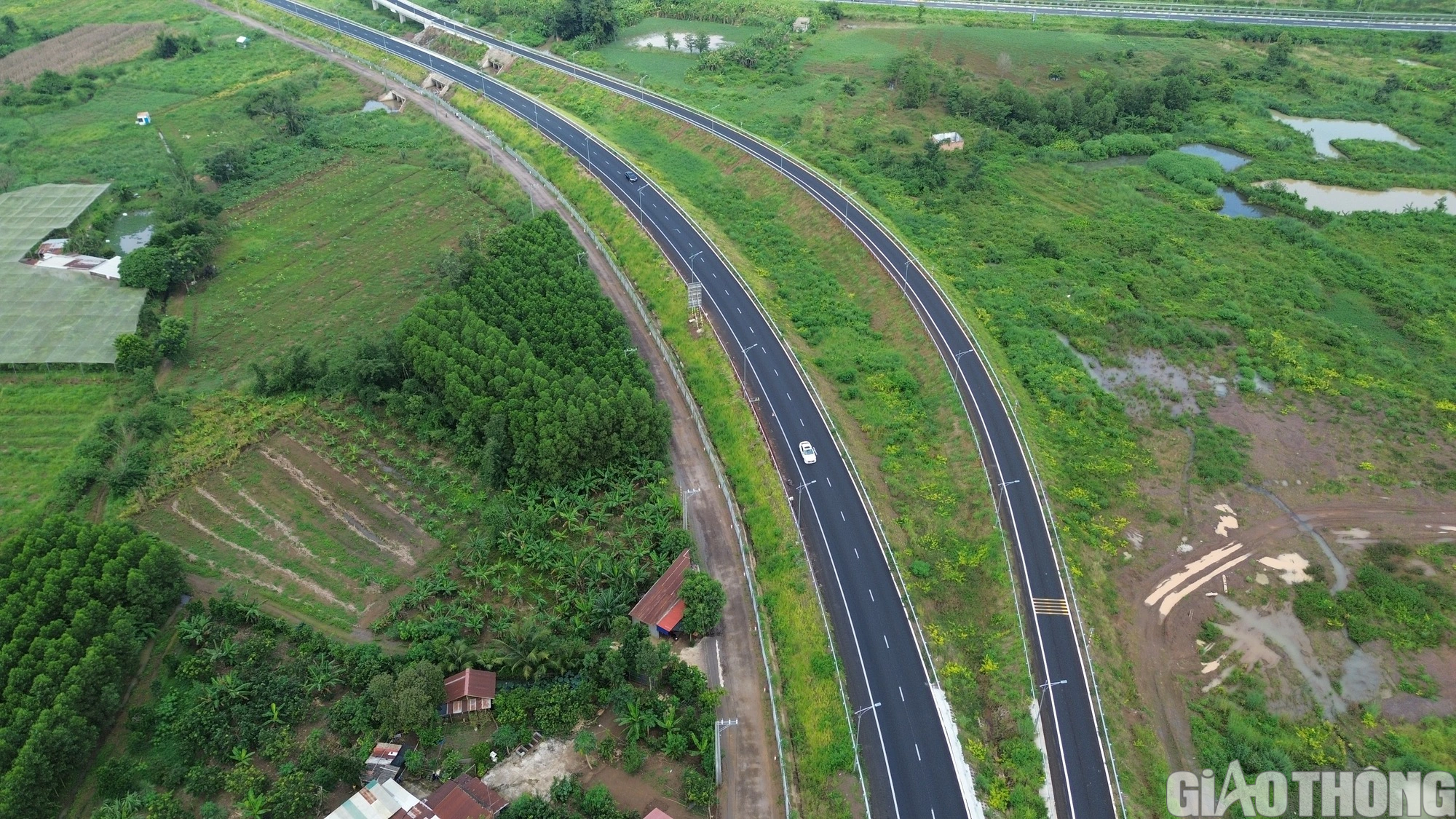 Diện mạo mới tr&ecirc;n cao tốc Phan Thiết - Dầu Gi&acirc;y - Ảnh 2.
