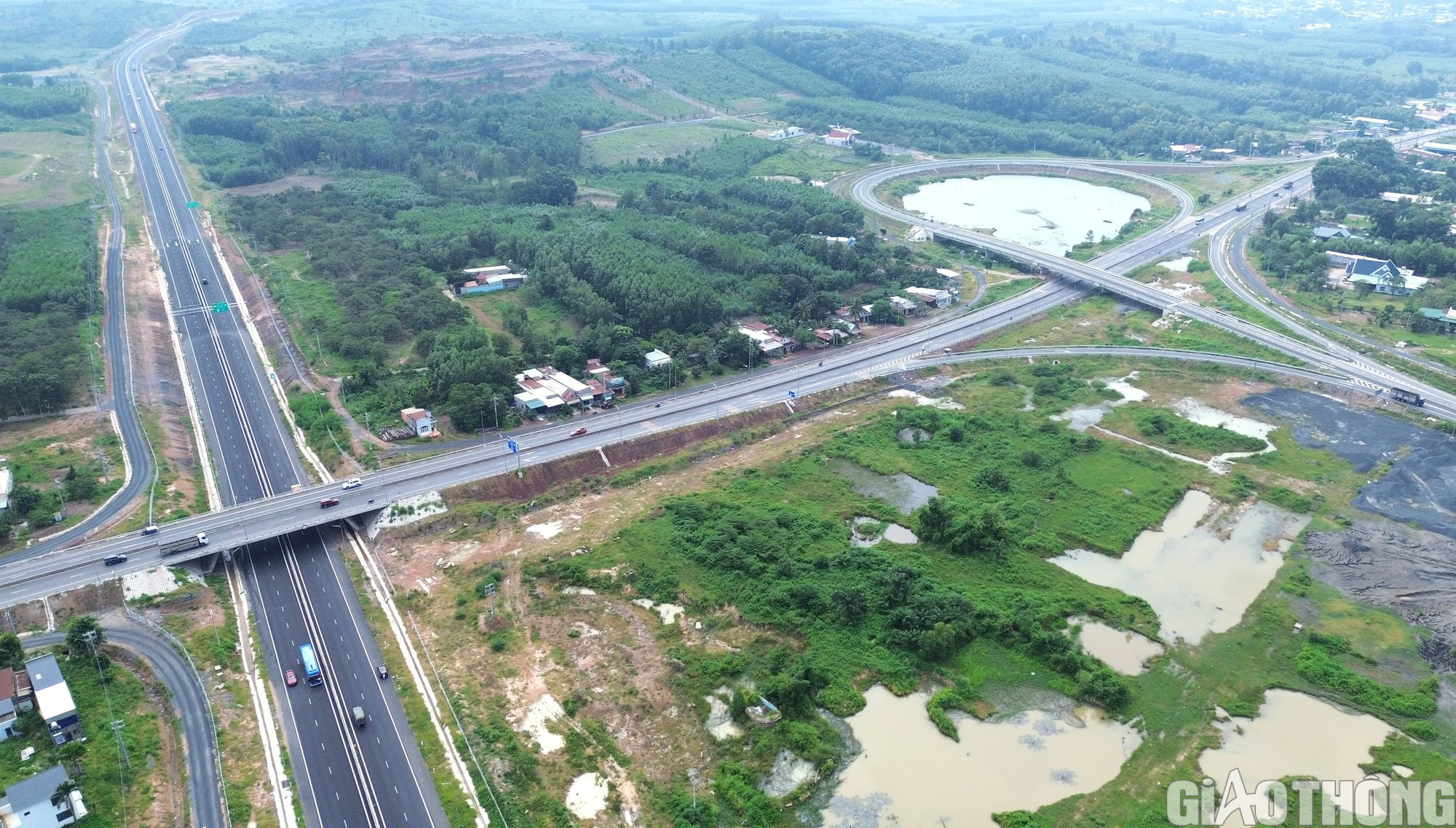 Diện mạo mới tr&ecirc;n cao tốc Phan Thiết - Dầu Gi&acirc;y - Ảnh 6.