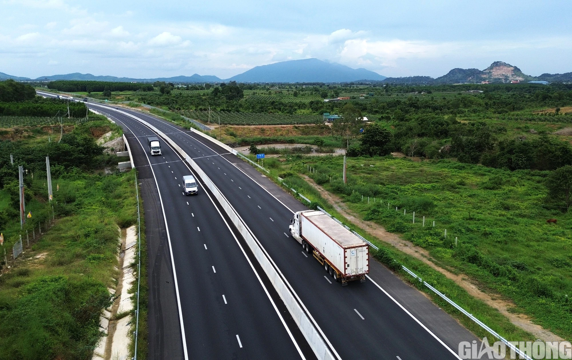 Diện mạo mới tr&ecirc;n cao tốc Phan Thiết - Dầu Gi&acirc;y - Ảnh 11.
