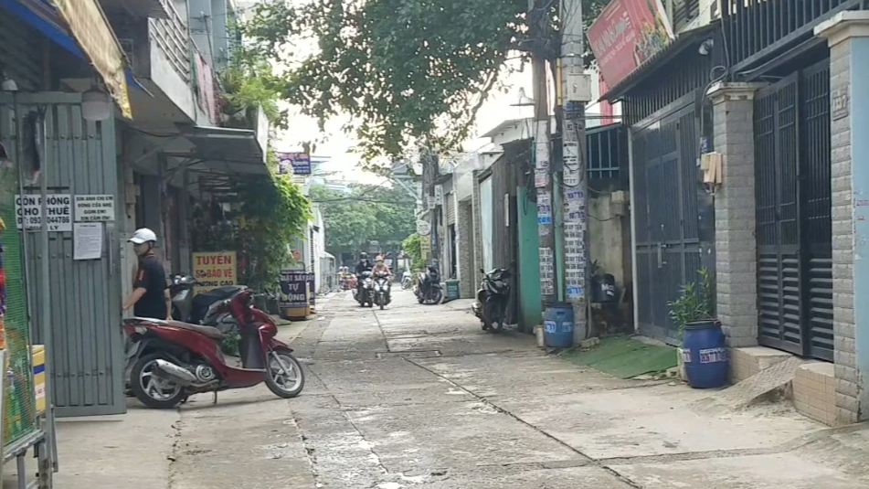 K&eacute;o băng nh&oacute;m đi truy s&aacute;t t&igrave;nh địch, chủ mưu bị đ&acirc;m chết - Ảnh 1.