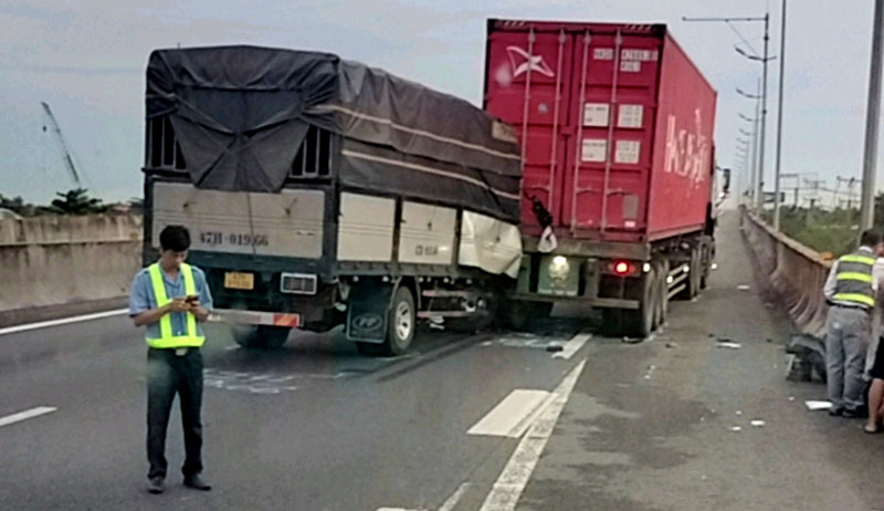 Tin tức tai nạn giao th&ocirc;ng mới nhất ng&agrave;y h&ocirc;m nay 16/10/2023 - Ảnh 3.