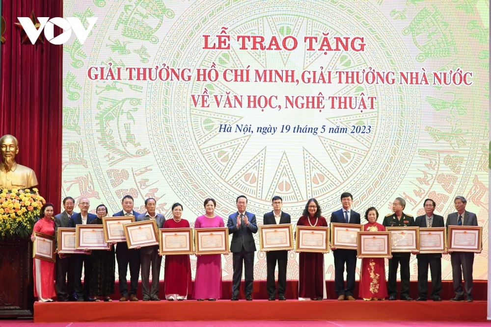 Nghĩ từ việc chậm trả tiền thưởng Giải thưởng Hồ Chí Minh - Ảnh 1. Nghĩ từ việc chậm trả tiền thưởng Giải thưởng Hồ Chí Minh - Ảnh 1.
