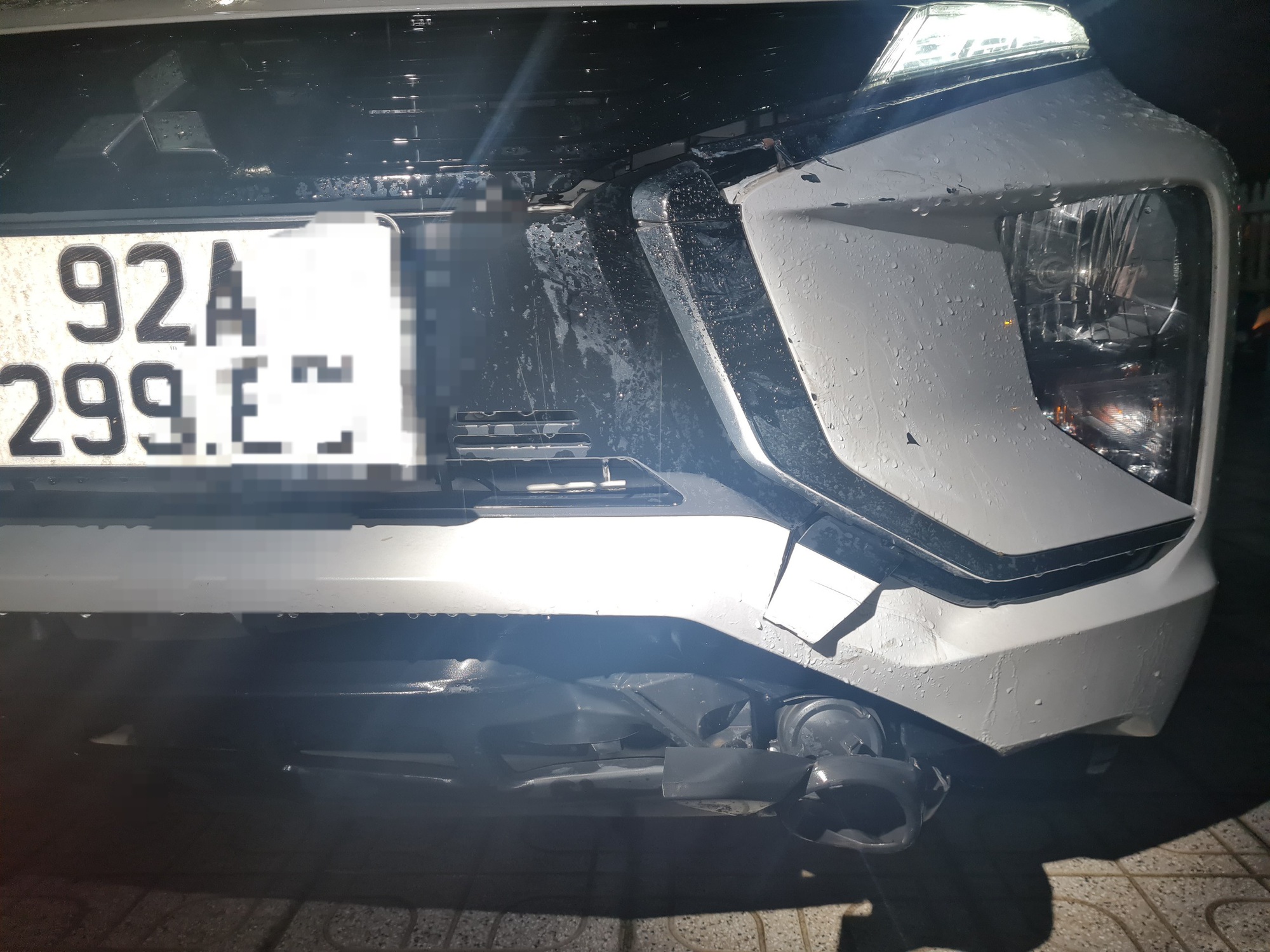 T&agrave;i xế &ocirc; t&ocirc; t&ocirc;ng hai mẹ con rồi bỏ chạy vi phạm nồng độ cồn - Ảnh 3.