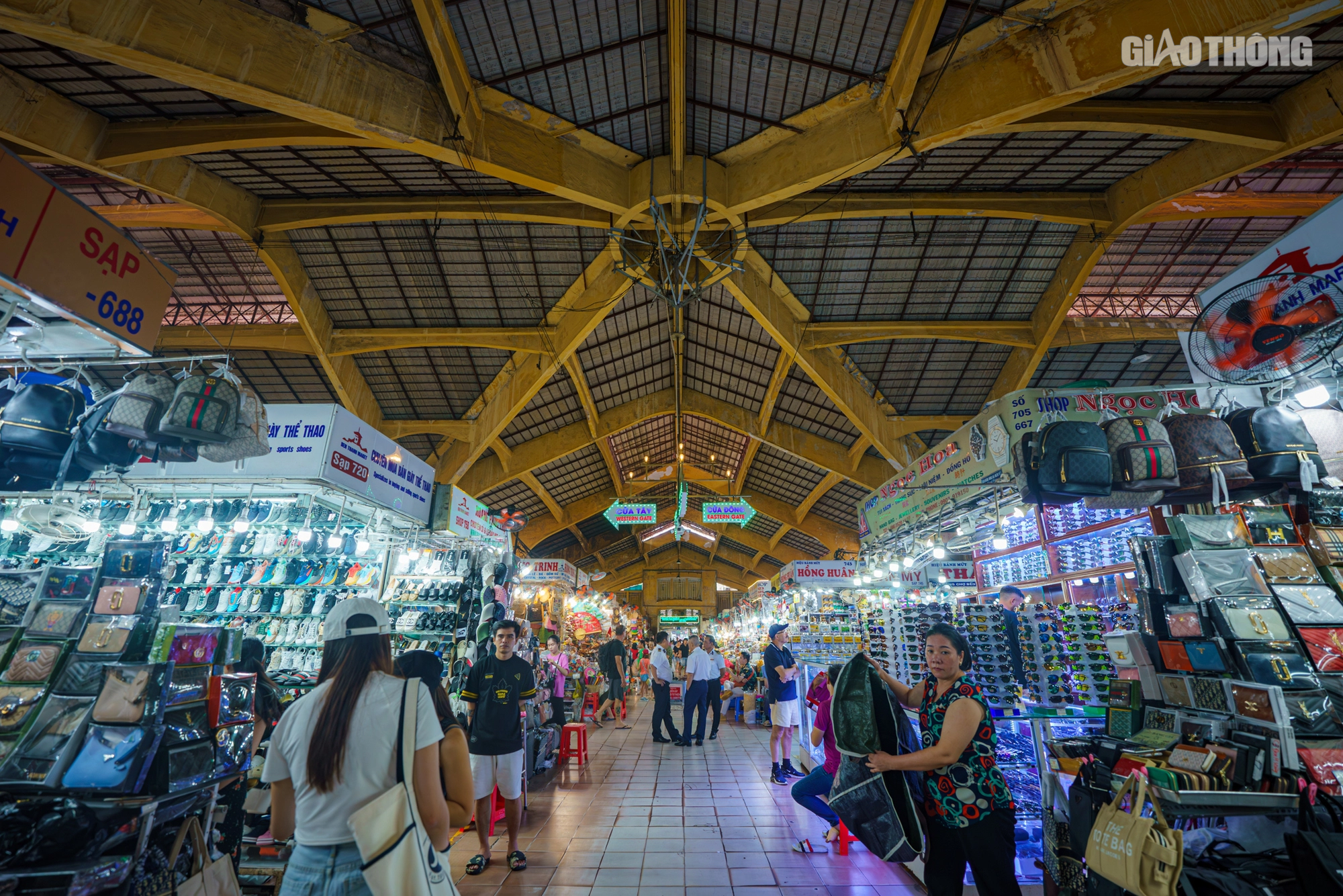 H&igrave;nh ảnh chợ Bến Th&agrave;nh trước khi cải tạo - Ảnh 3.