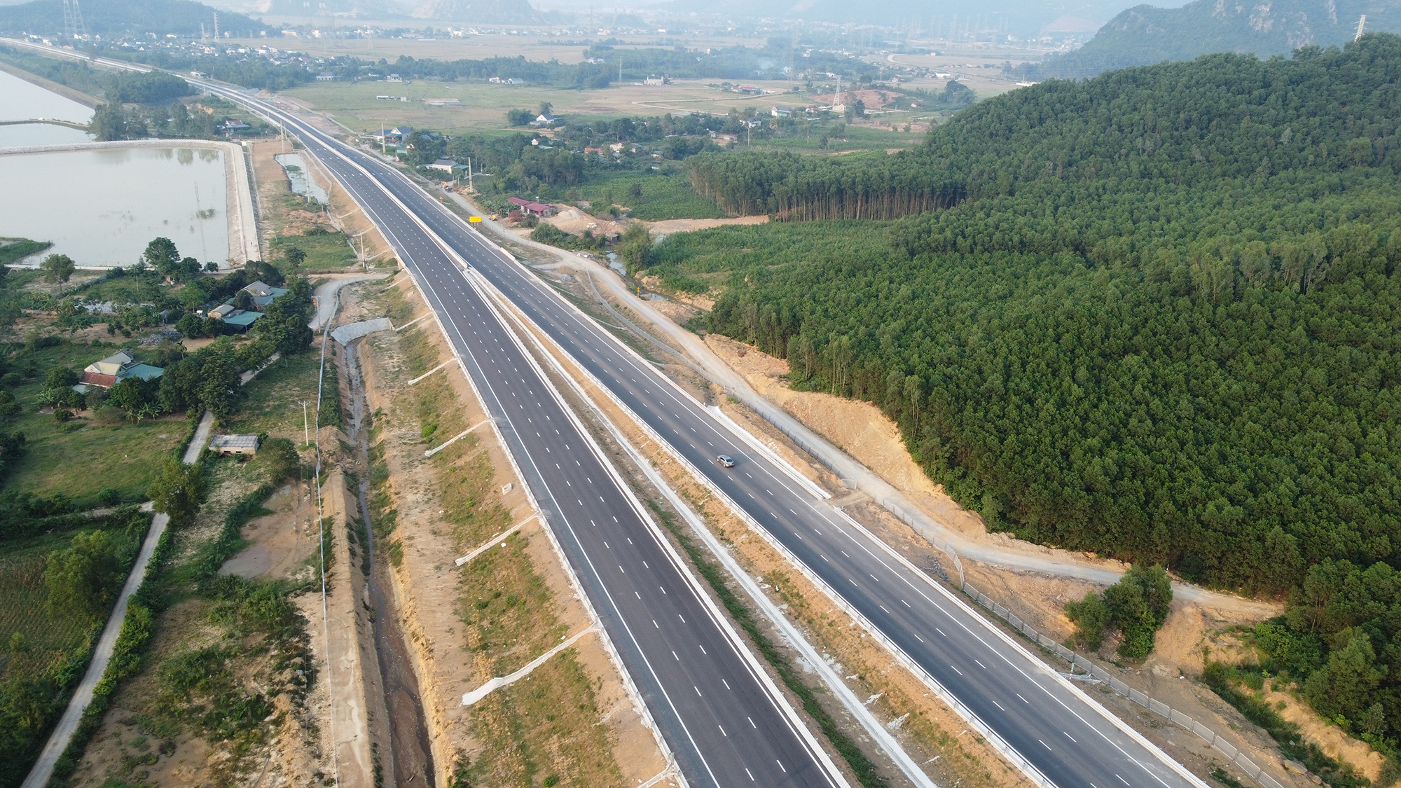 Nối th&ocirc;ng cao tốc từ H&agrave; Nội đến Nghệ An - Ảnh 4.