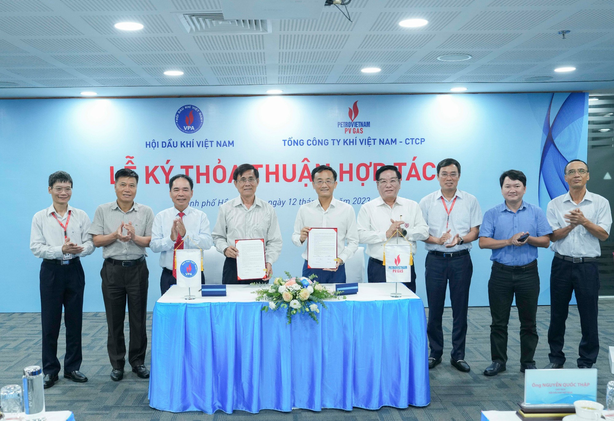 Tổng c&ocirc;ng ty Kh&iacute; Việt Nam v&agrave; Hội Dầu kh&iacute; Việt Nam k&yacute; thỏa thuận hợp t&aacute;c - Ảnh 1.