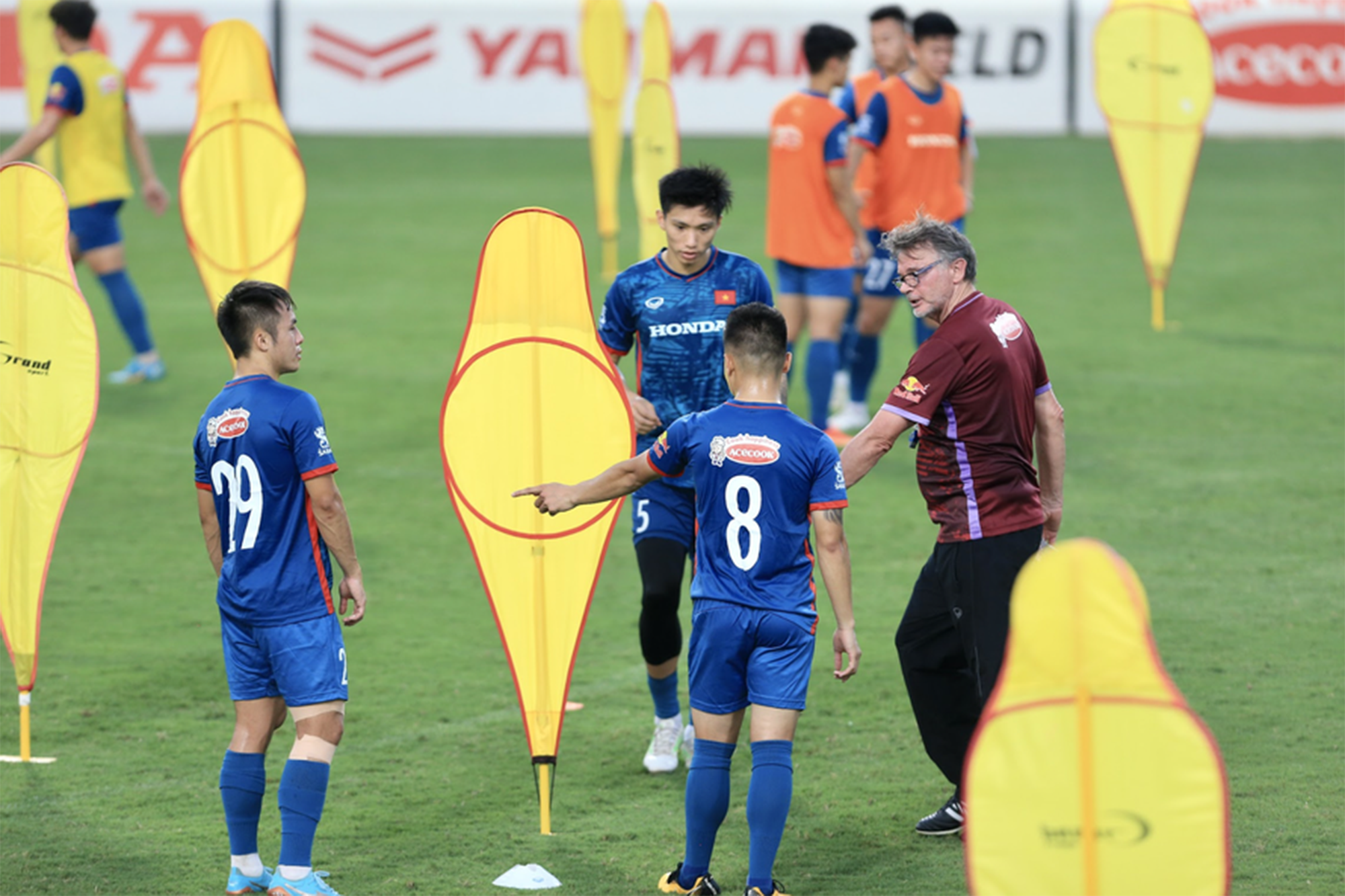 B&oacute;ng đ&aacute; th&agrave;nh t&iacute;ch - Ảnh 1.
