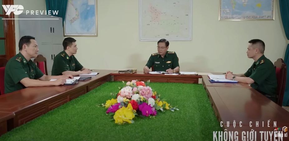 C&aacute;n bộ đồn bi&ecirc;n ph&ograve;ng Mường Lu&ocirc;ng họp b&agrave;n việc nghi ngờ Th&agrave;o A Hề l&agrave; mắt x&iacute;ch quan trọng trong đường d&acirc;y bu&ocirc;n b&aacute;n ma t&uacute;y