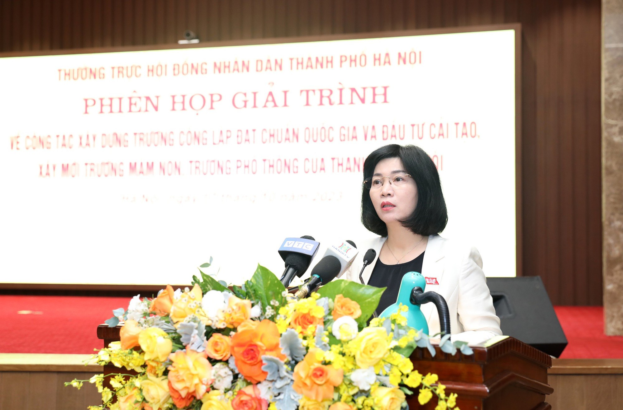 H&agrave; Nội l&yacute; giải nguy&ecirc;n nh&acirc;n t&igrave;nh trạng qu&aacute; tải trường học c&ocirc;ng lập - Ảnh 1.