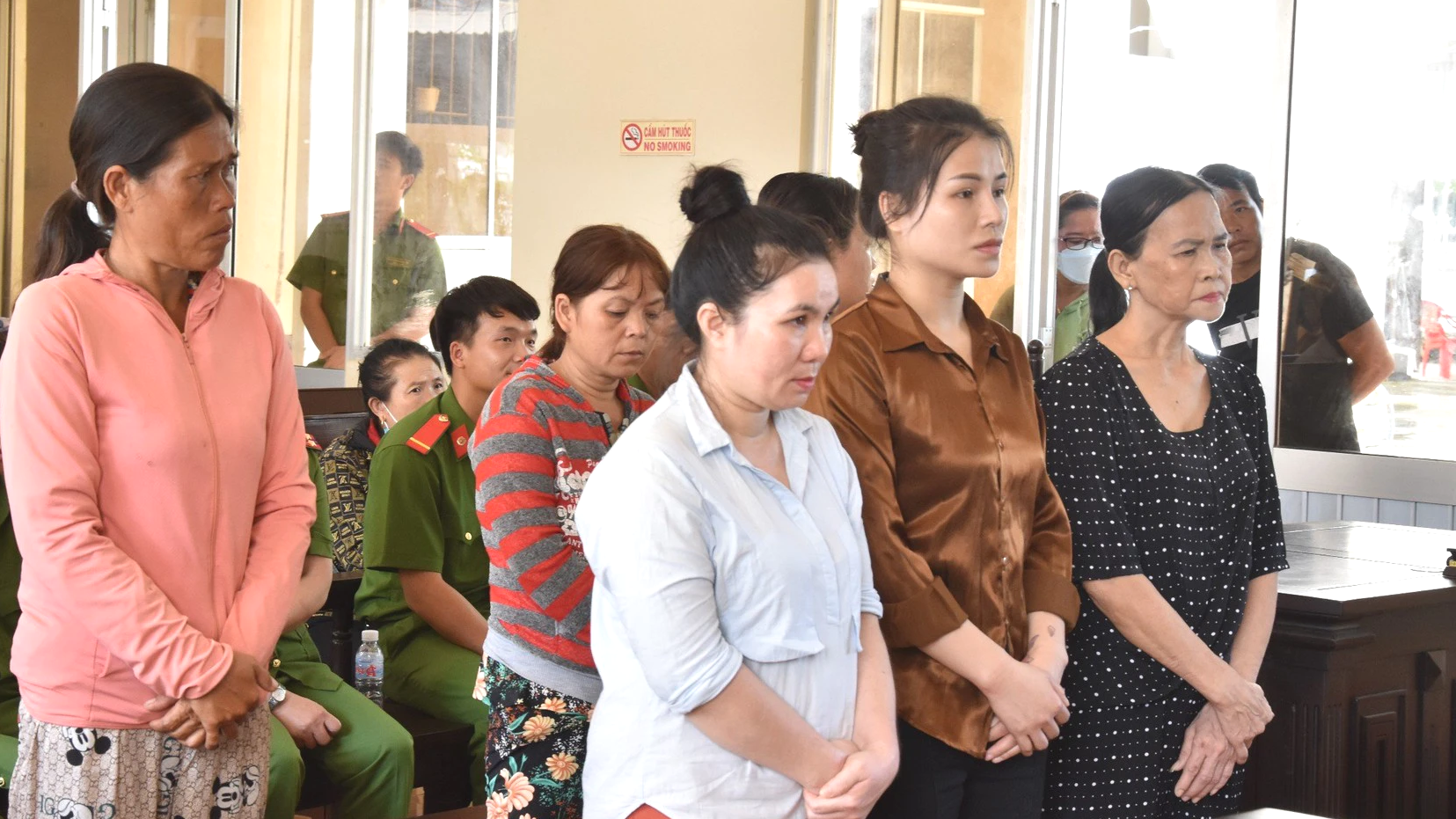 Nh&oacute;m đối tượng lừa b&aacute;n 11 phụ nữ cho người Trung Quốc lĩnh &aacute;n - Ảnh 1.