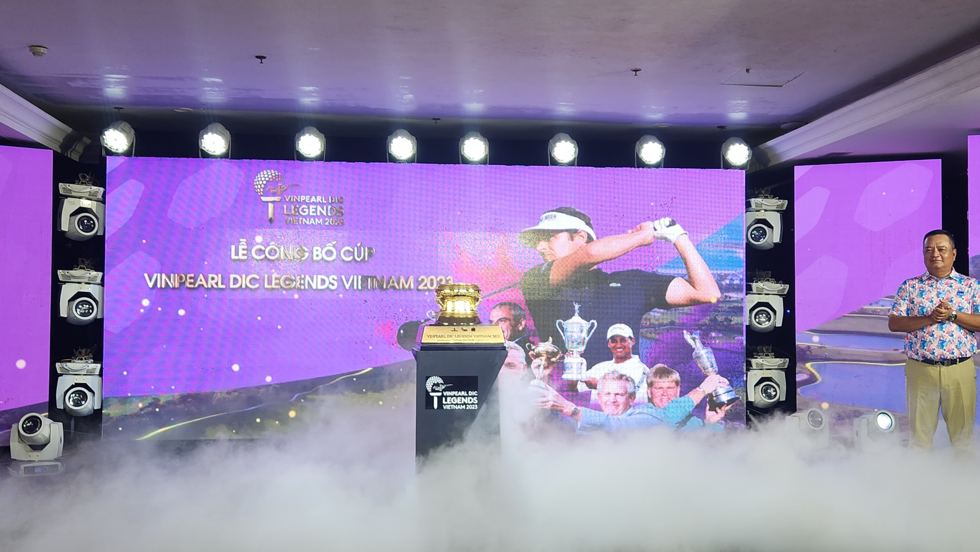 Cup của giải golf Vinpearl DIC Legends Vietnam 2023, biểu tượng chiếc trống đồng - Ảnh 1. Cup của giải golf Vinpearl DIC Legends Vietnam 2023, biểu tượng chiếc trống đồng - Ảnh 1.