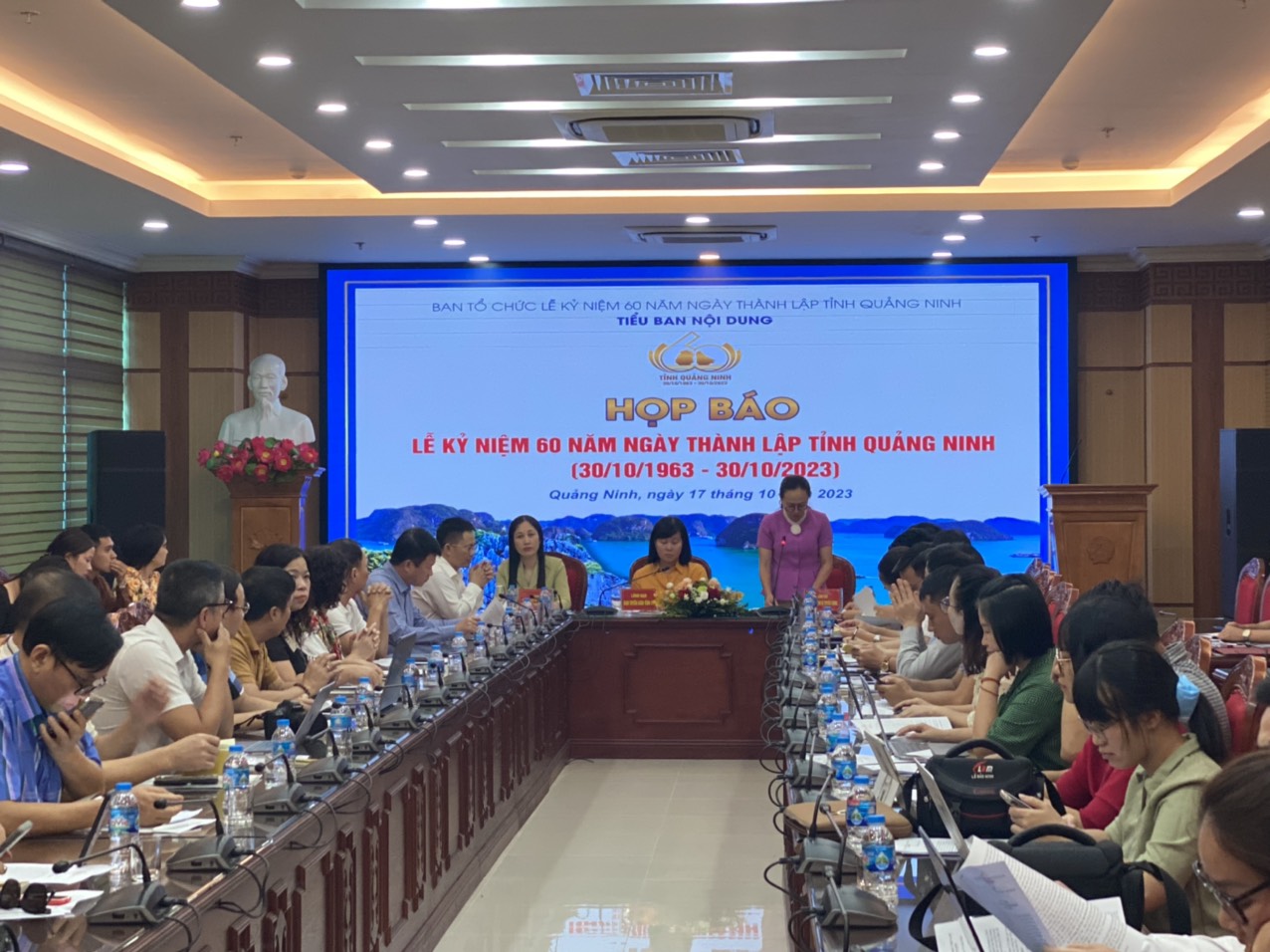 Quảng Ninh diễu binh, diễu h&agrave;nh ch&agrave;o mừng 60 th&agrave;nh lập quy m&ocirc; lớn nhất từ trước đến nay - Ảnh 1.