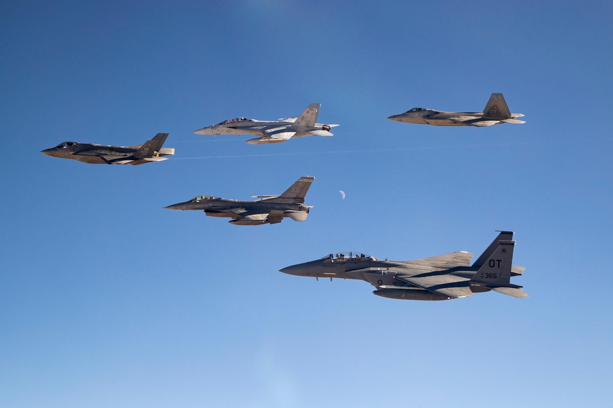 F-15, F-16 Israel sẽ phải "n&eacute;m đ&aacute; ao b&egrave;o" nếu F-35 kh&ocirc;ng neo đậu tr&ecirc;n bầu trời Gaza? - Ảnh 5.